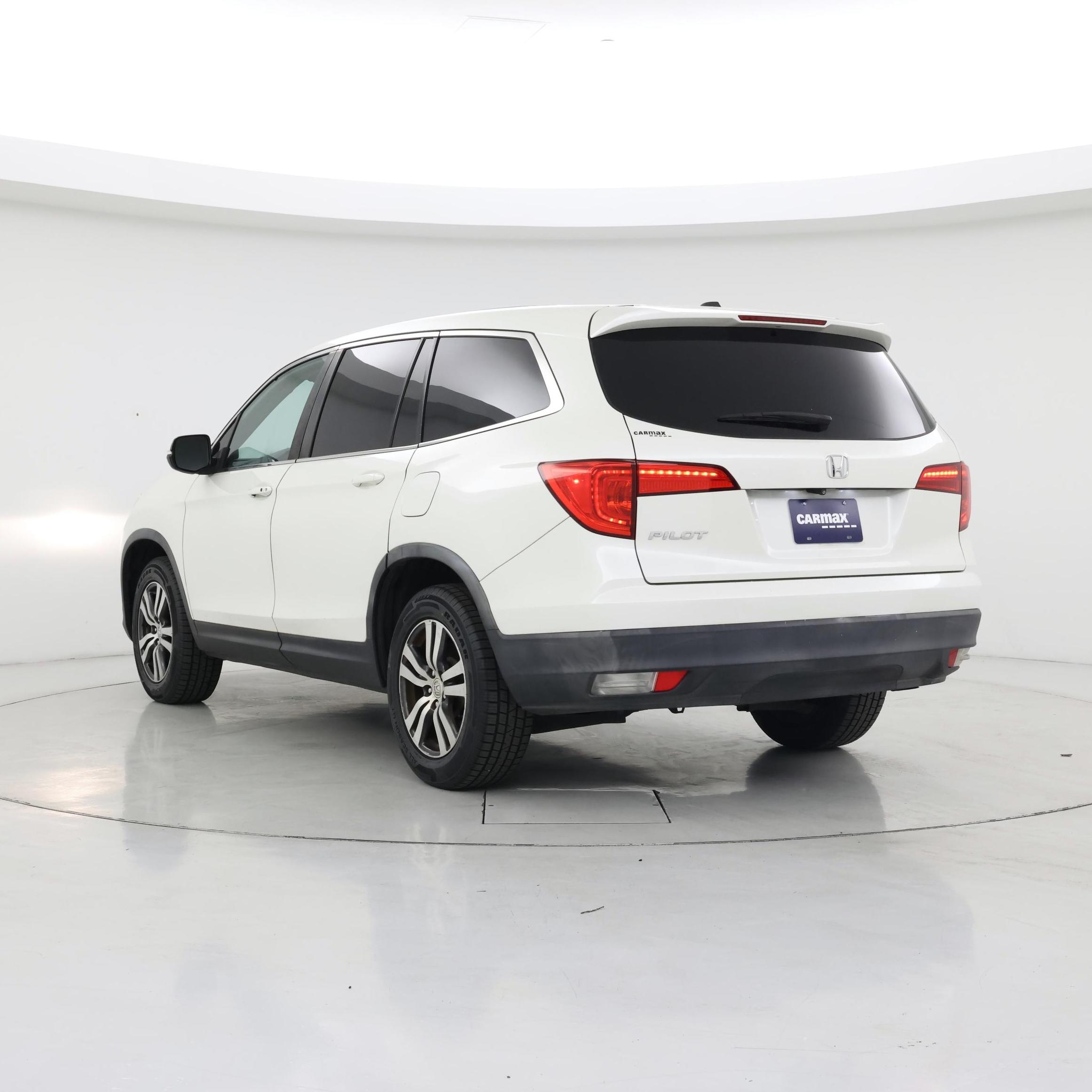Thumbnail: 2017 Honda Pilot - 2
