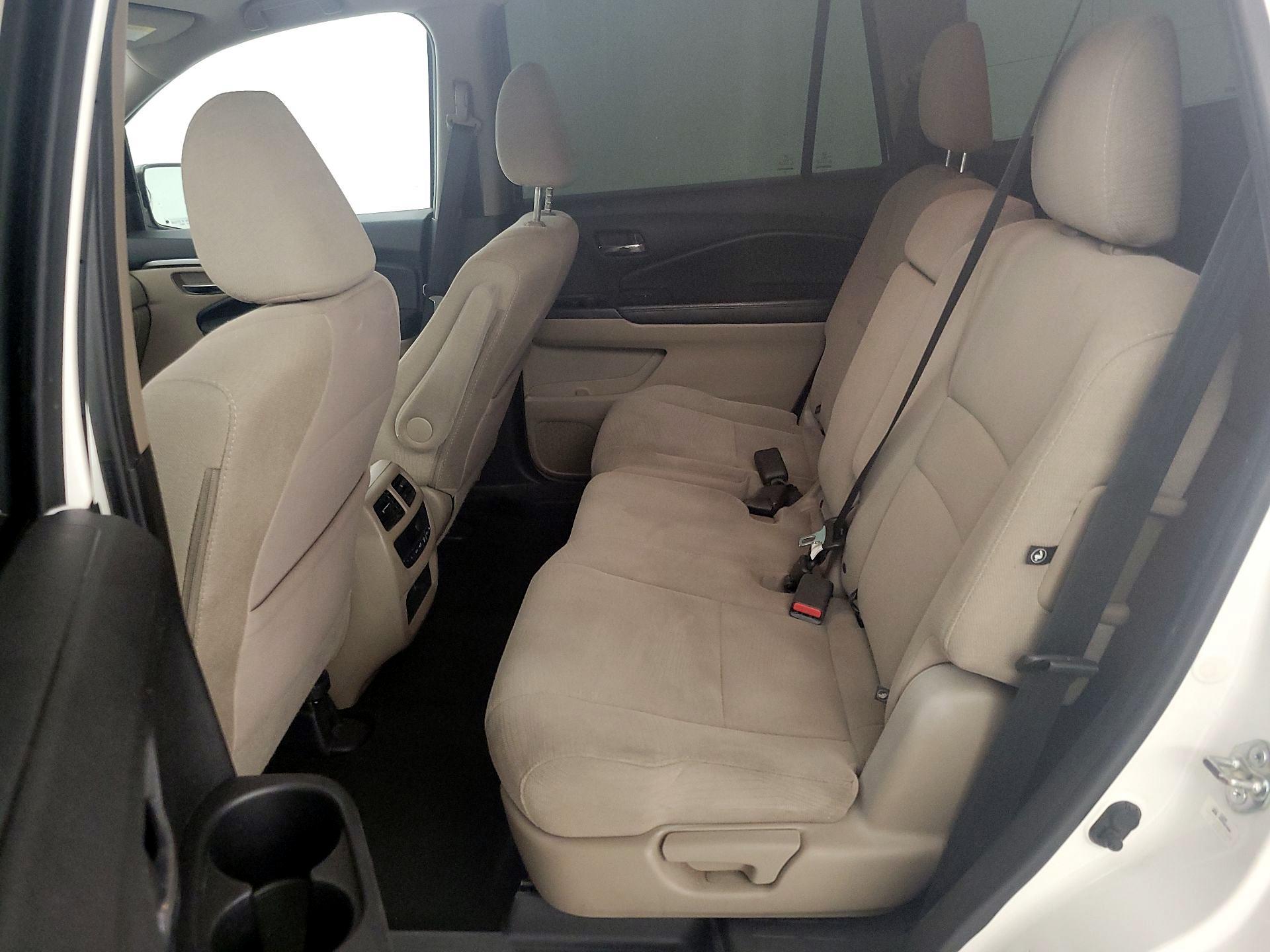 Thumbnail: 2017 Honda Pilot - 19