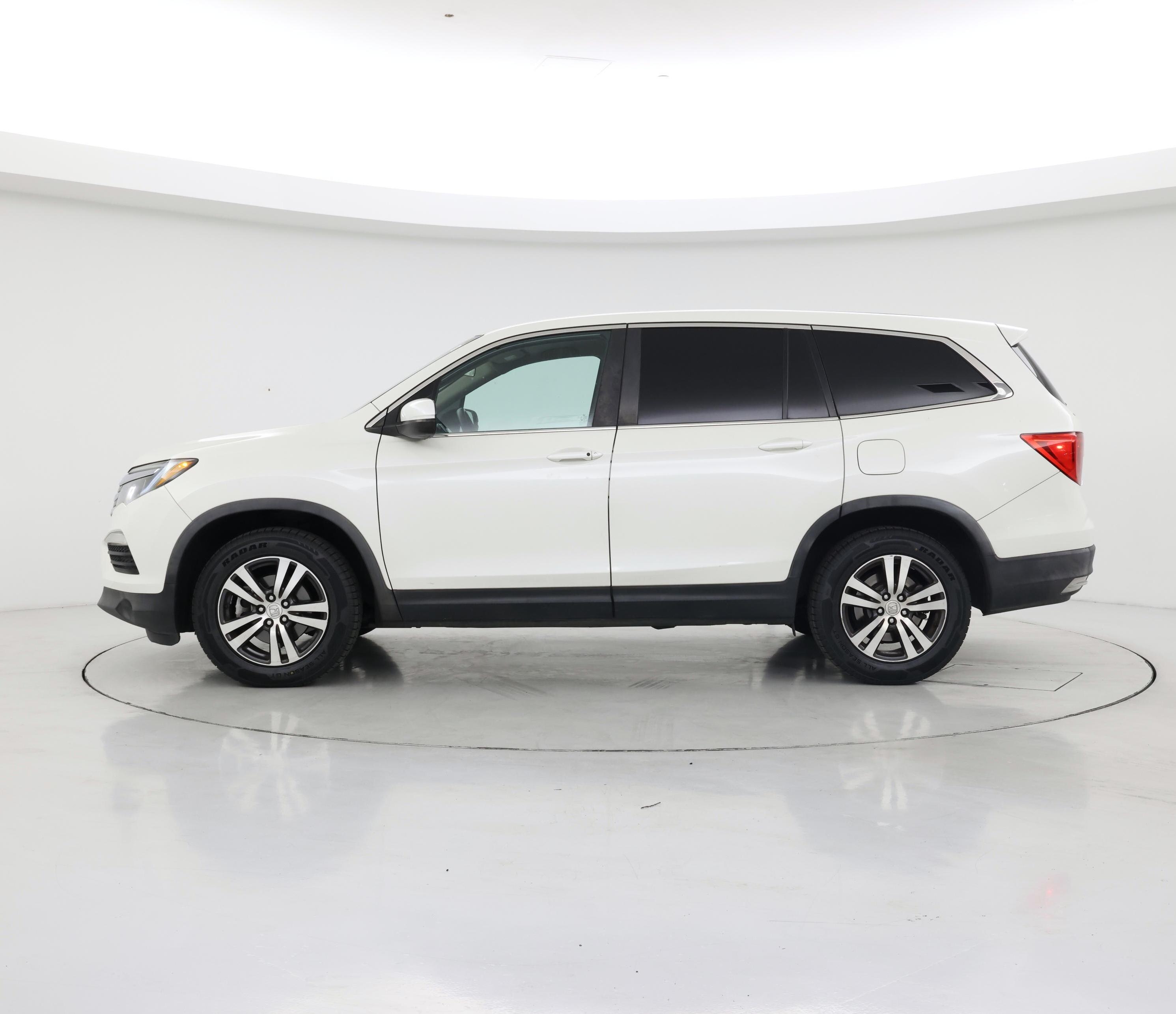 Thumbnail: 2017 Honda Pilot - 3
