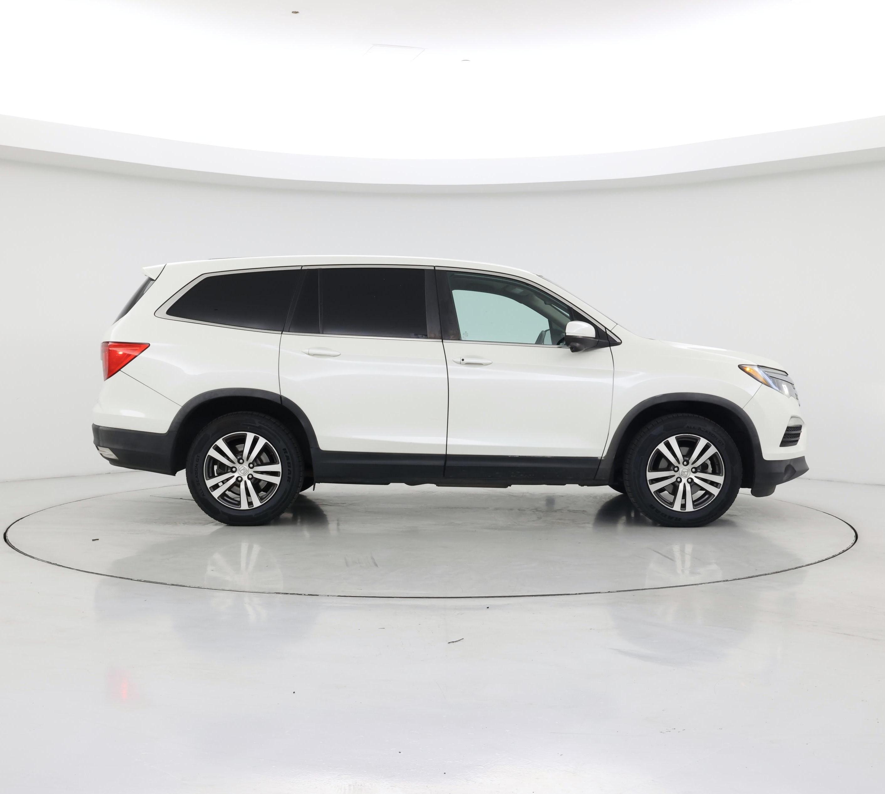 Thumbnail: 2017 Honda Pilot - 7