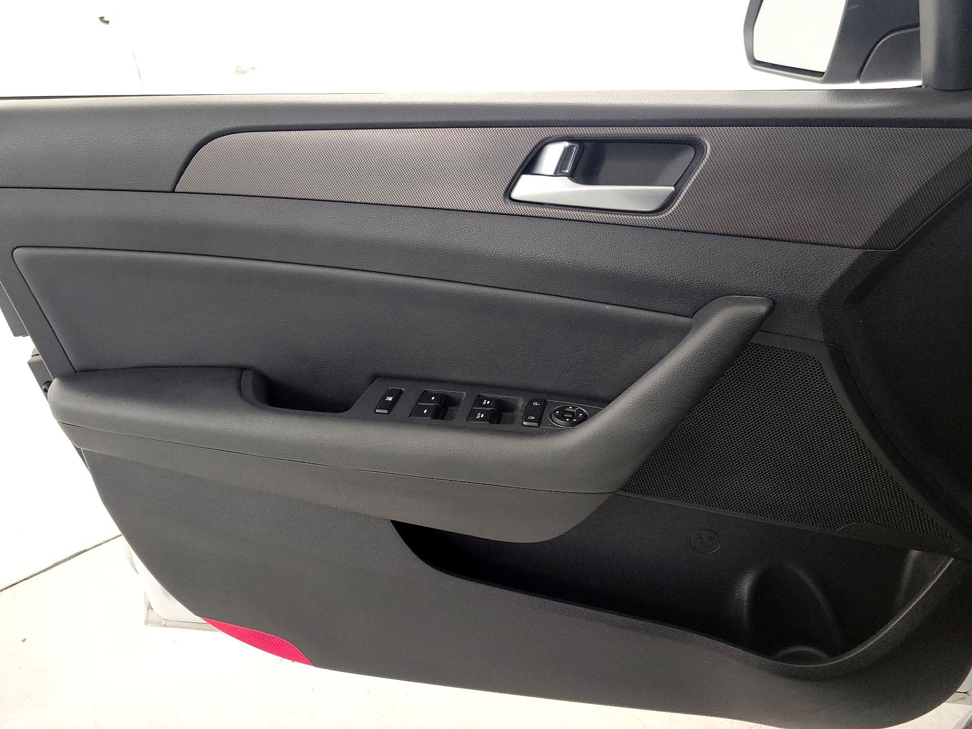 Thumbnail: 2015 Hyundai Sonata - 12