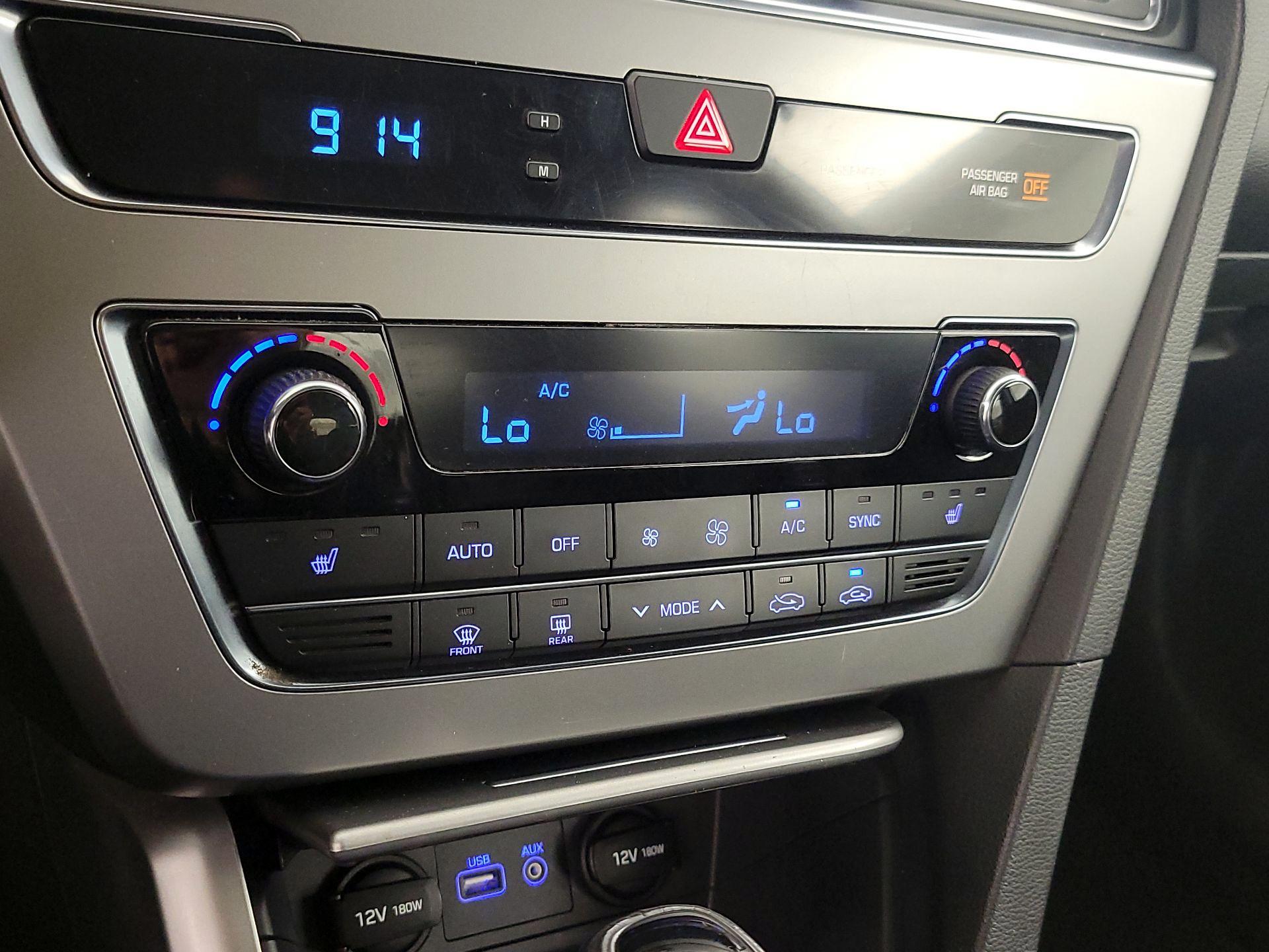 Thumbnail: 2015 Hyundai Sonata - 16