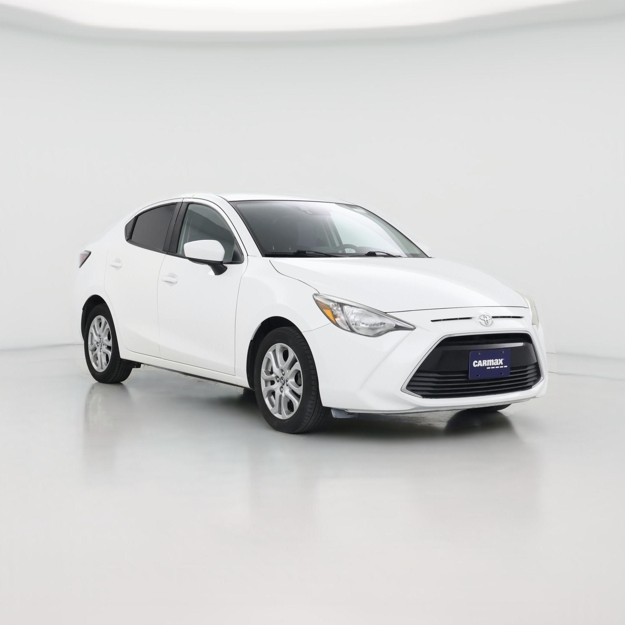 Thumbnail: 2017 Toyota Yaris iA - 1