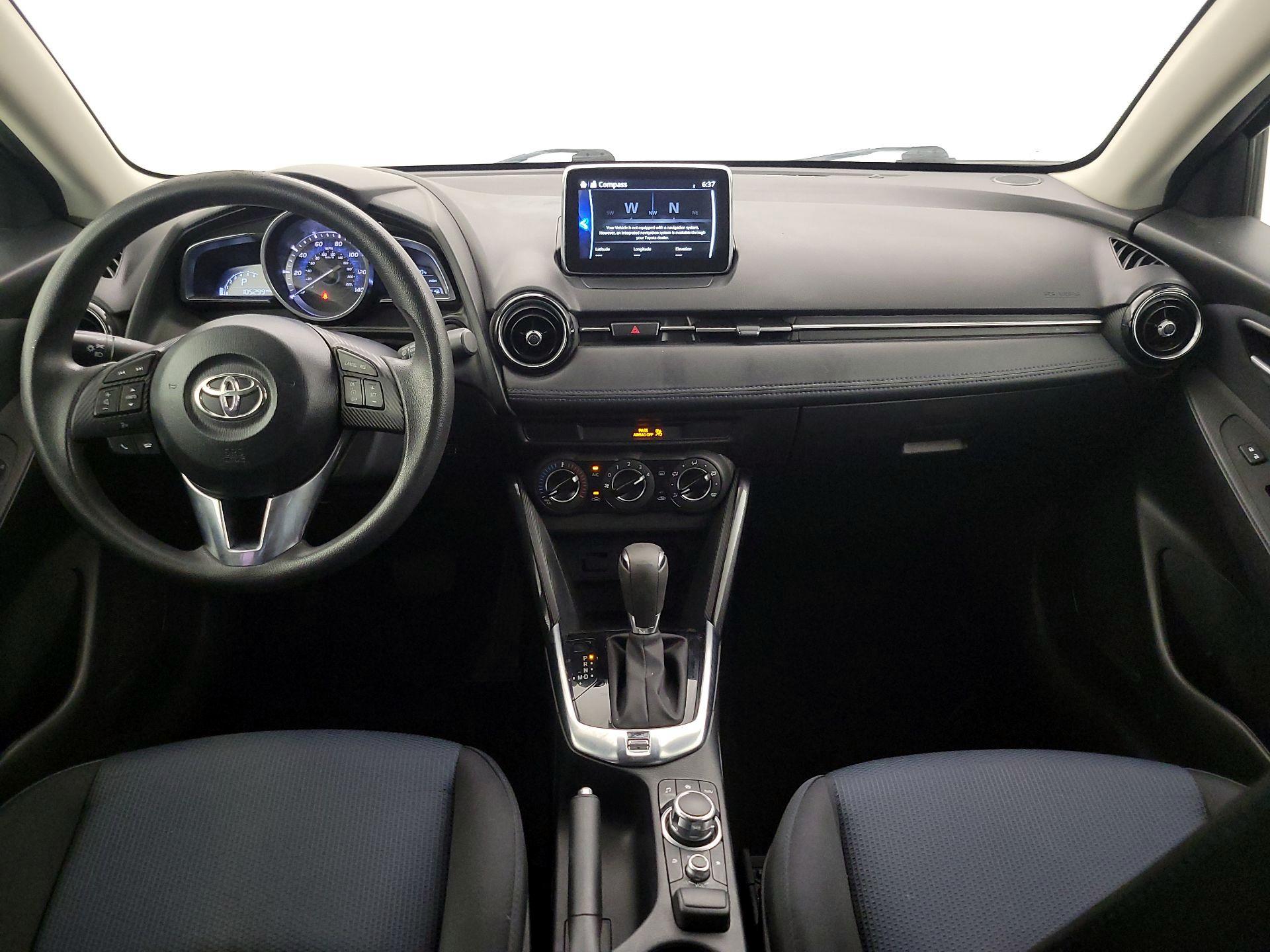 Thumbnail: 2017 Toyota Yaris iA - 9