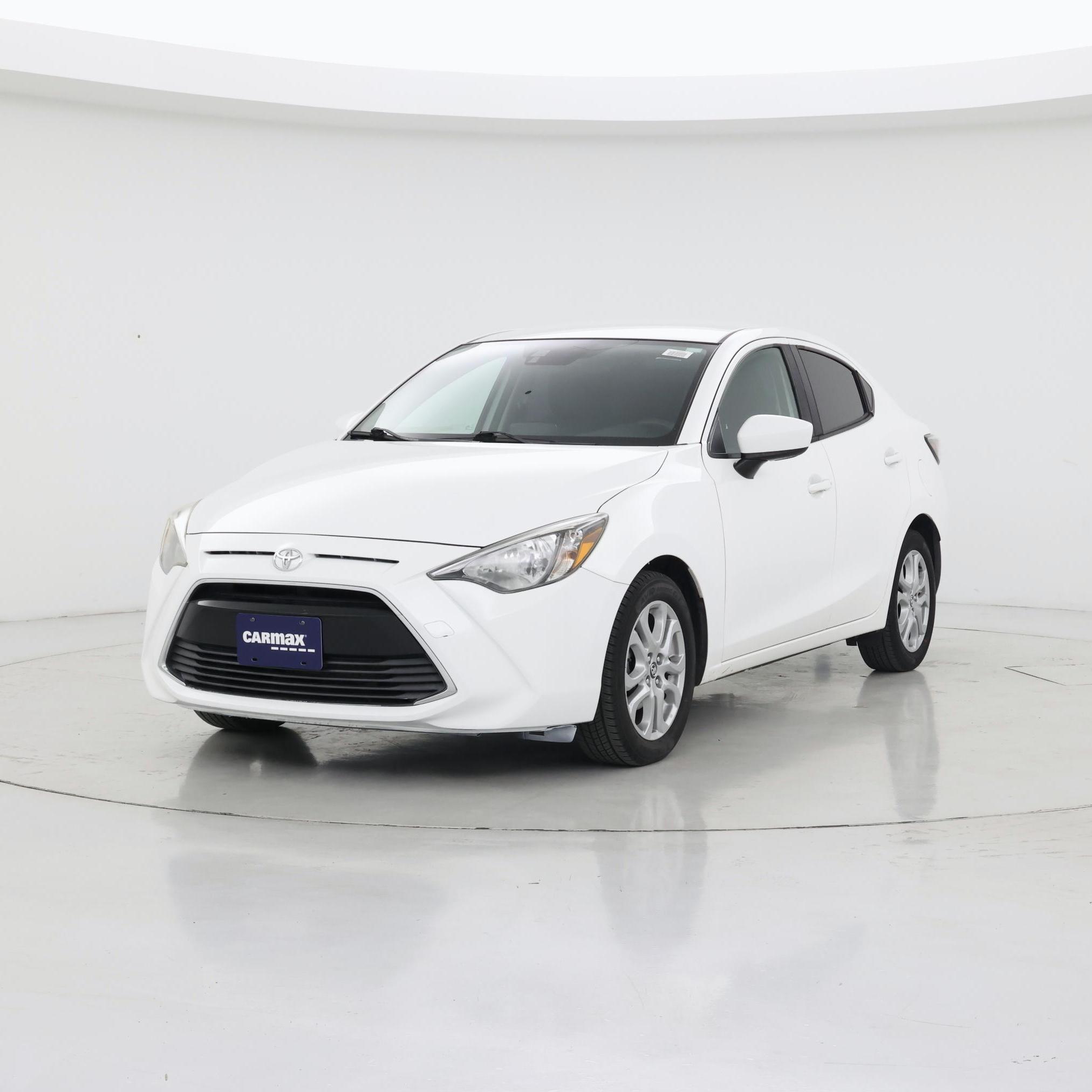 Thumbnail: 2017 Toyota Yaris iA - 4