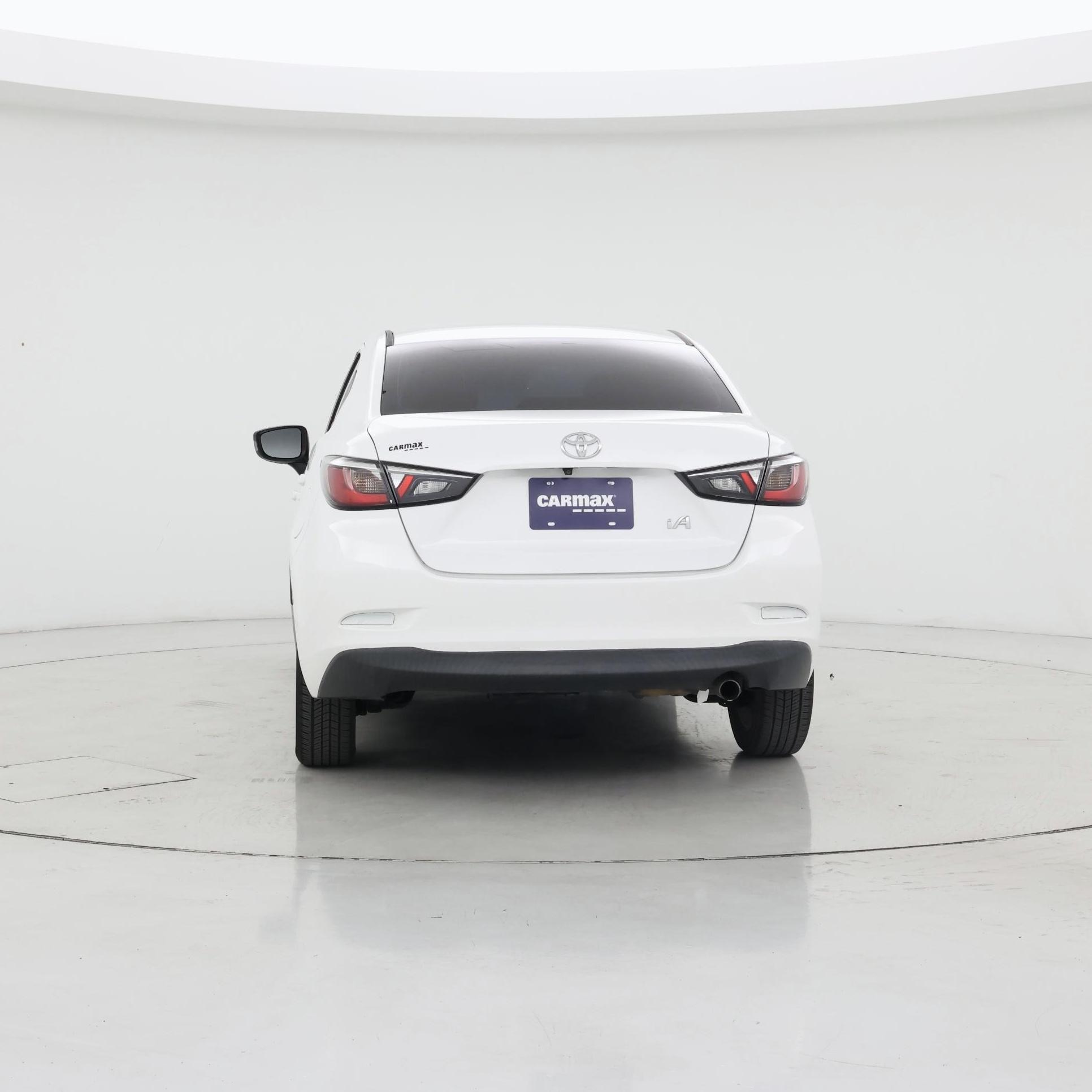 Thumbnail: 2017 Toyota Yaris iA - 6