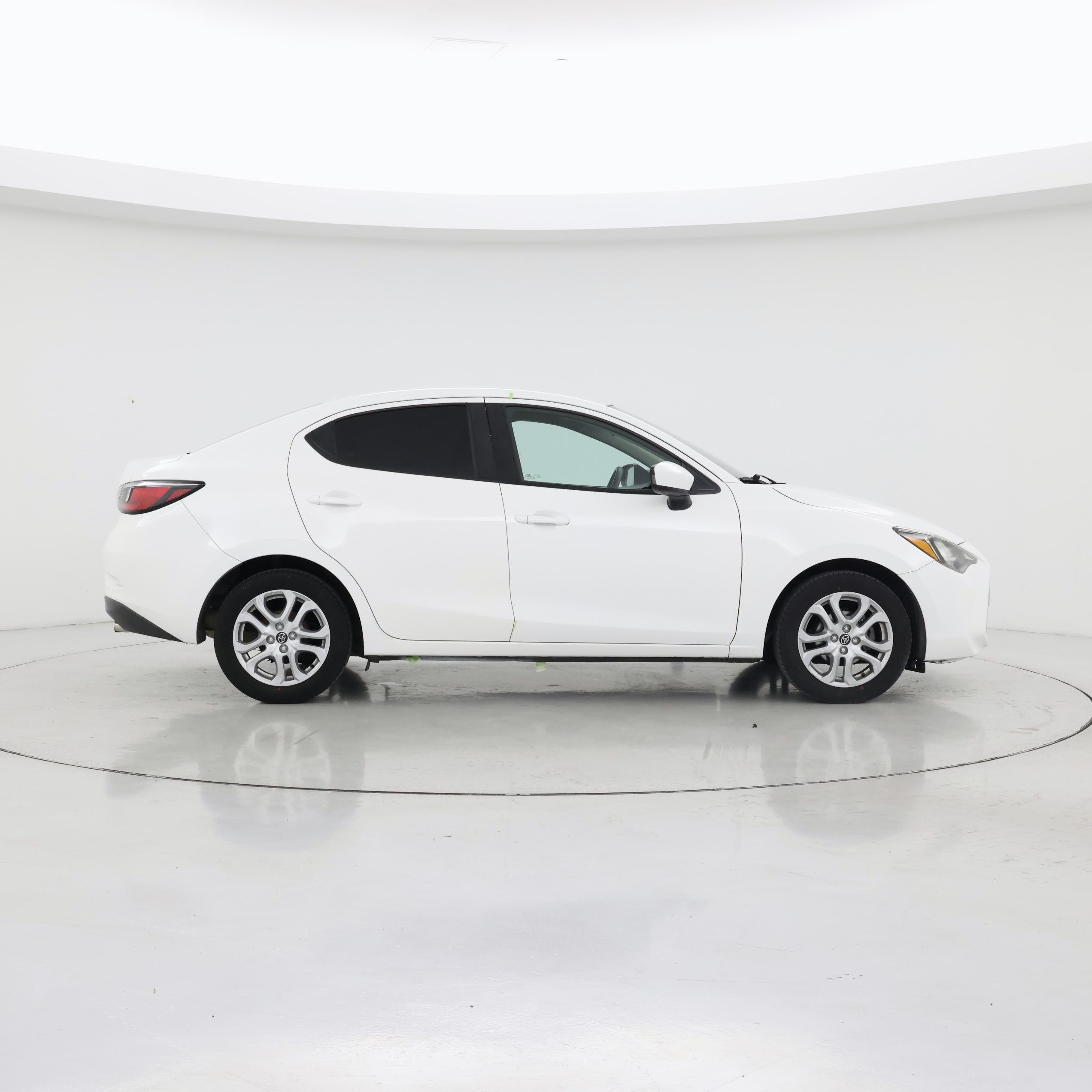Thumbnail: 2017 Toyota Yaris iA - 7