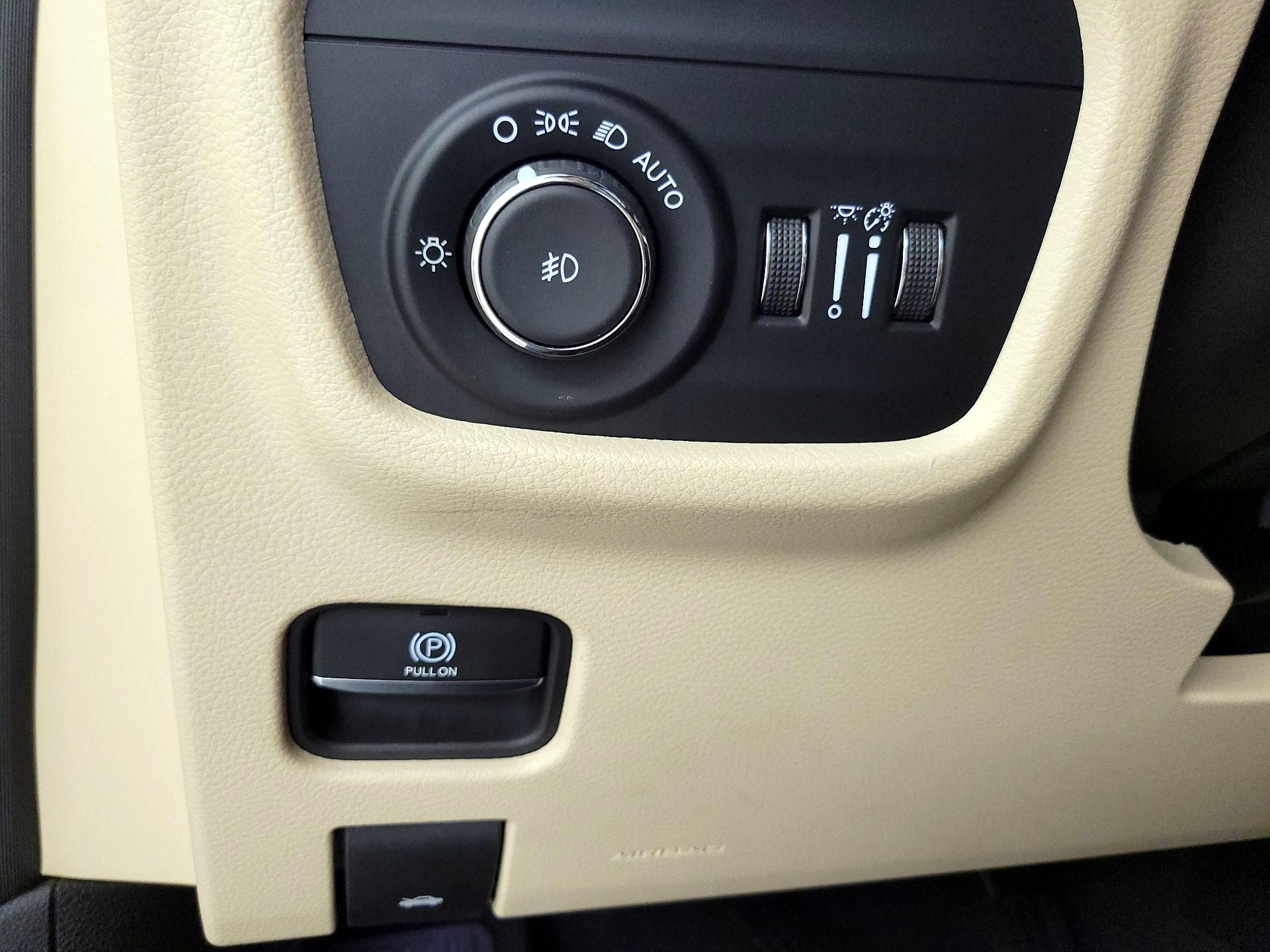 Thumbnail: 2023 Jeep Grand Cherokee - 13