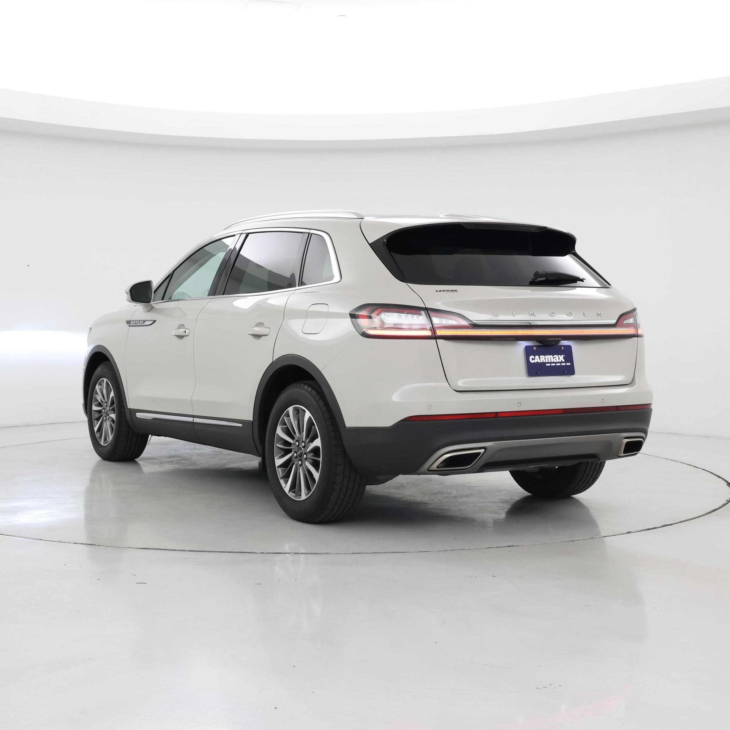 Thumbnail: 2022 Lincoln Nautilus - 2