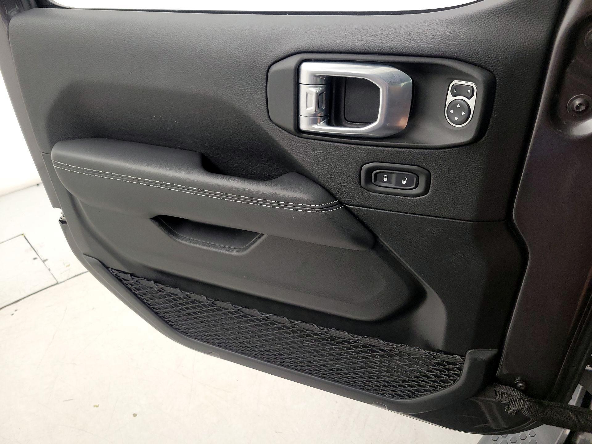 Thumbnail: 2021 Jeep Wrangler - 12