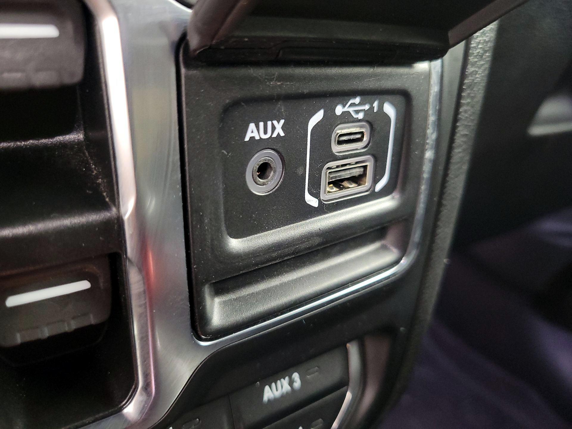 Thumbnail: 2021 Jeep Wrangler - 19