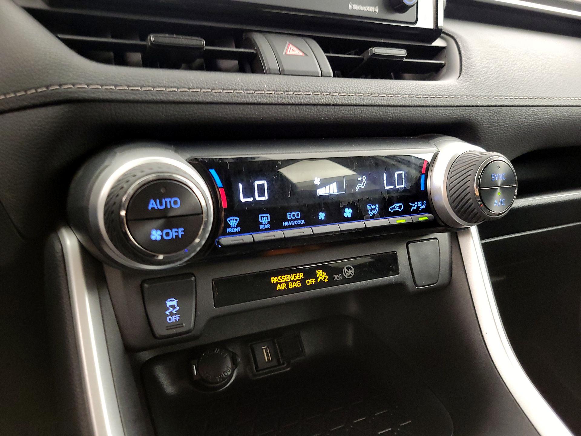 Thumbnail: 2020 Toyota RAV4 - 16