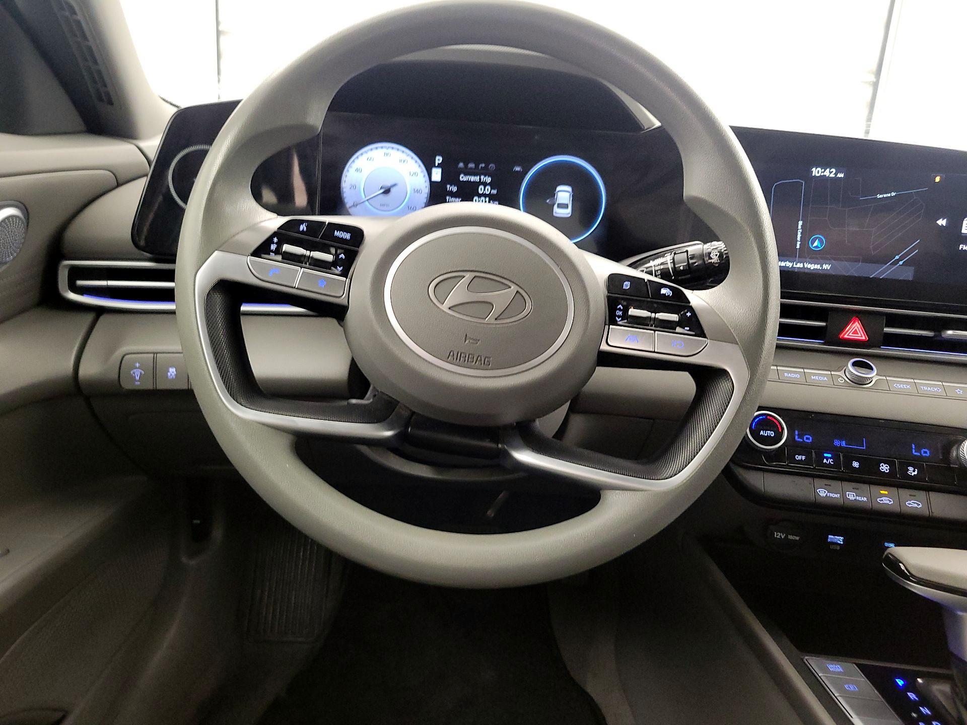 Thumbnail: 2024 Hyundai Elantra - 10