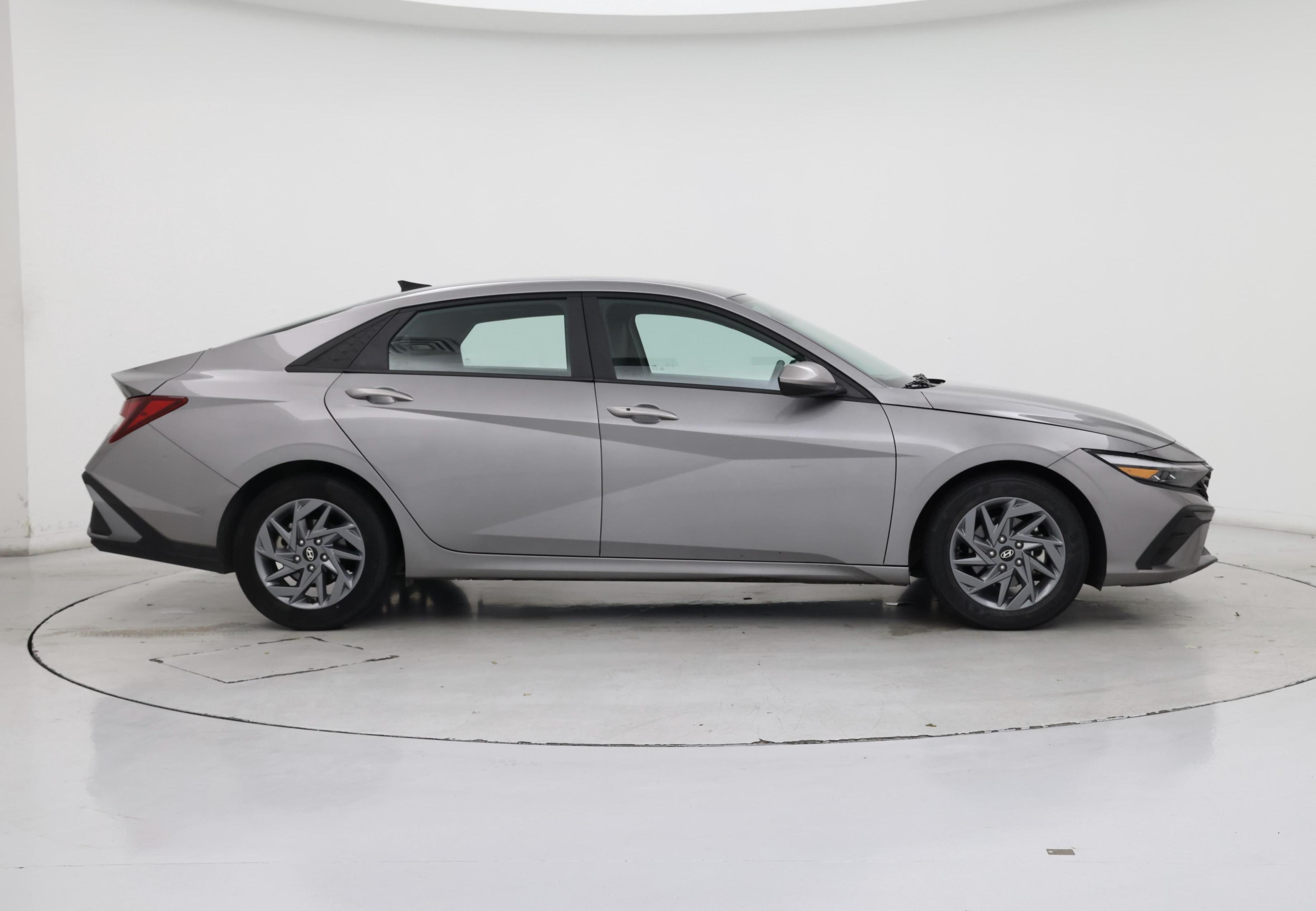 Thumbnail: 2024 Hyundai Elantra - 7