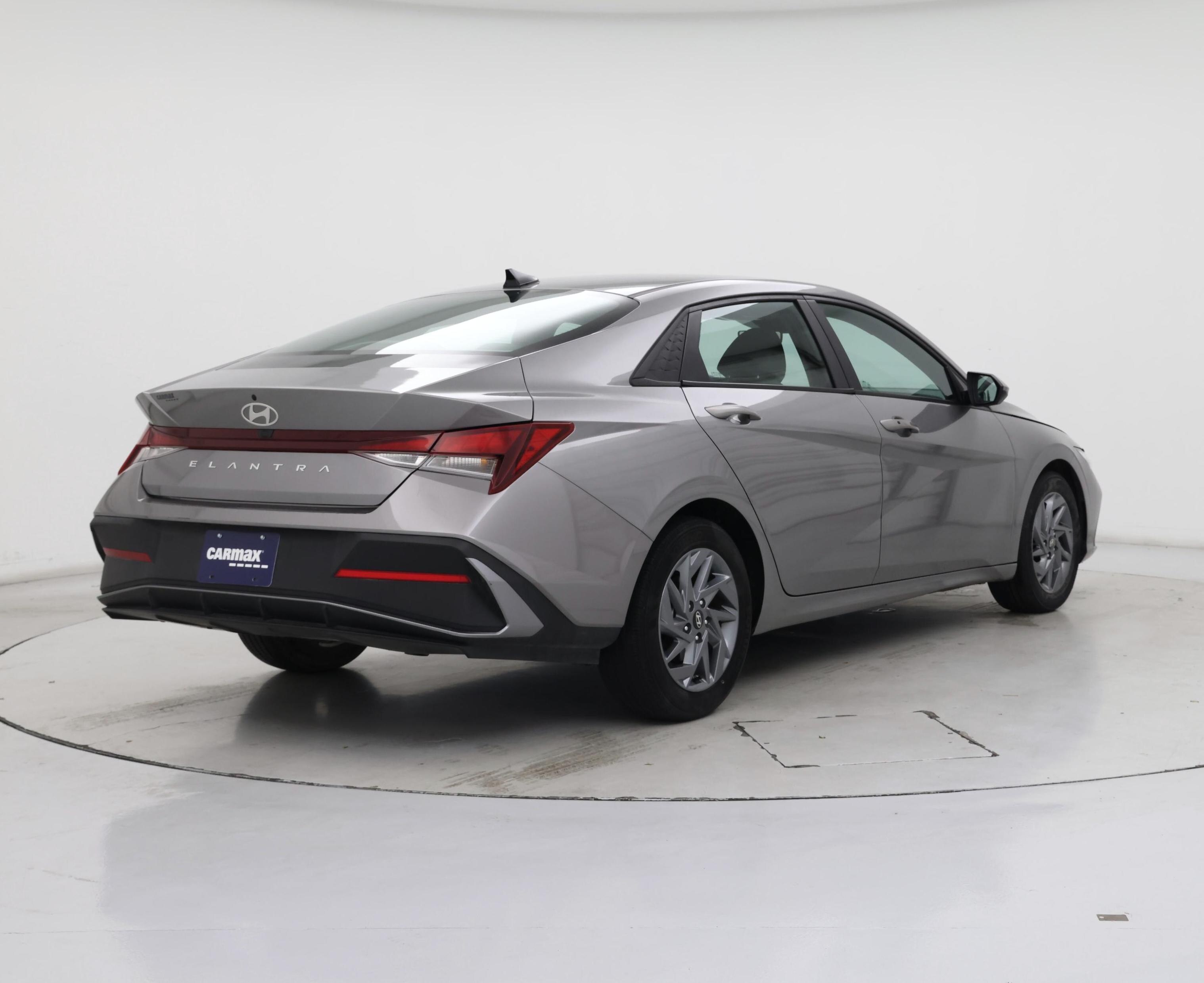 Thumbnail: 2024 Hyundai Elantra - 8