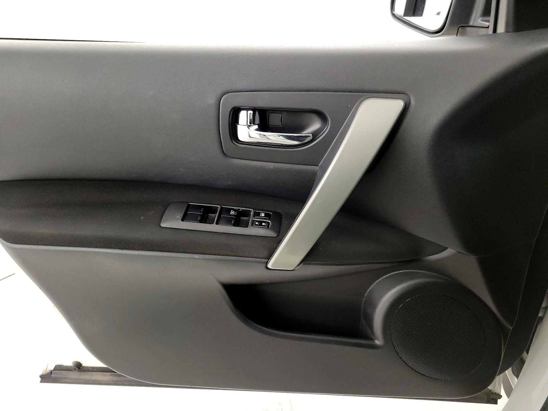 Thumbnail: 2014 Nissan Rogue - 12