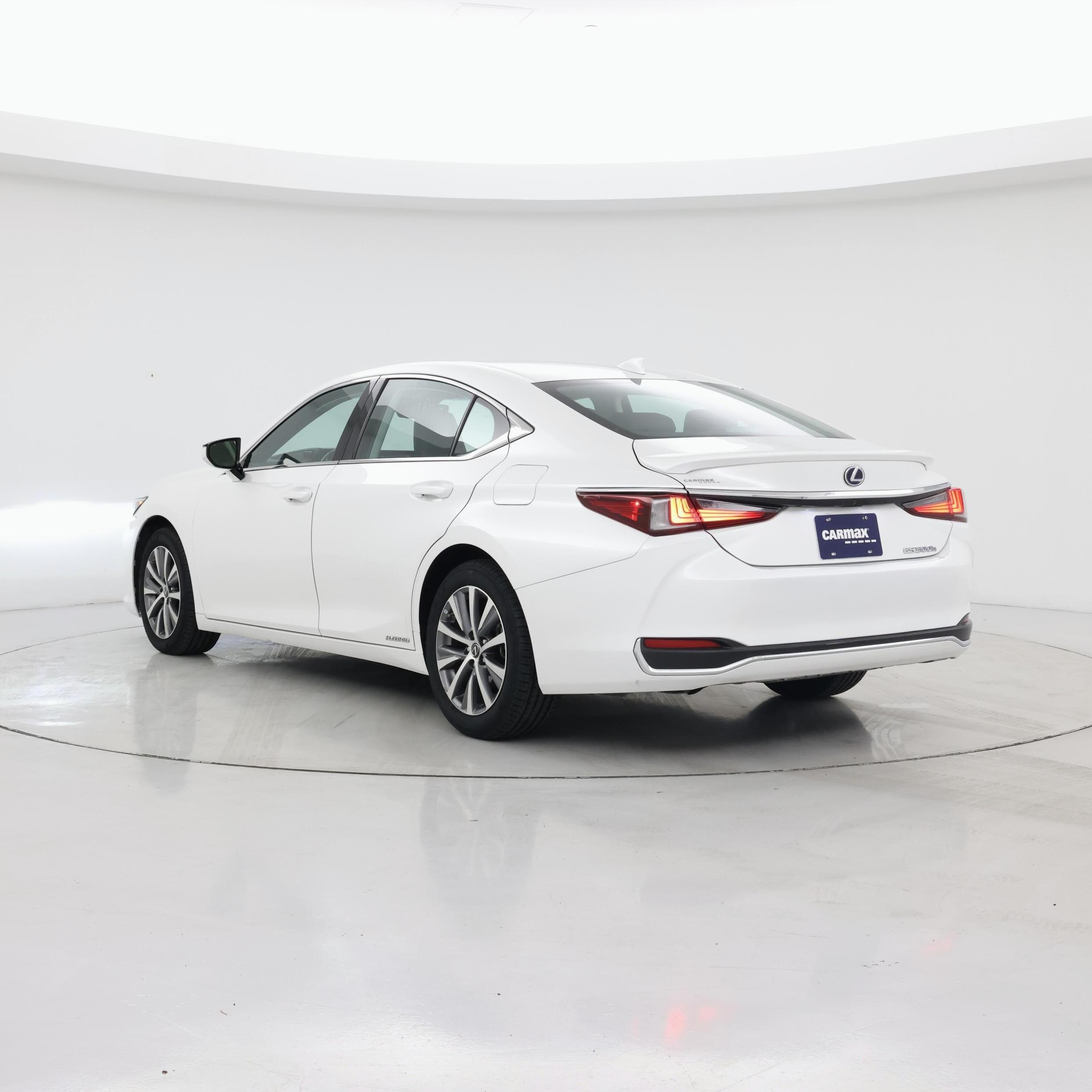 Thumbnail: 2021 Lexus ES - 2