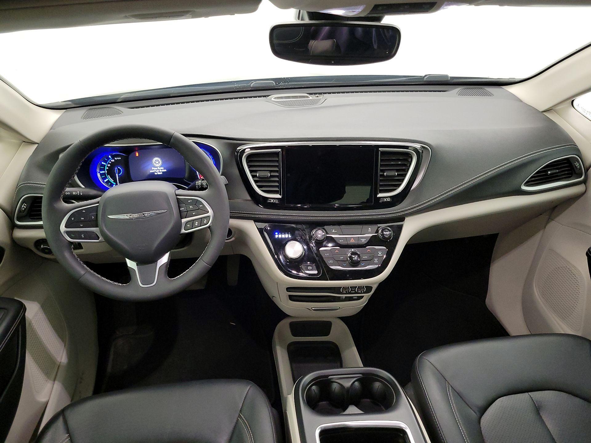 Thumbnail: 2022 Chrysler Pacifica - 9