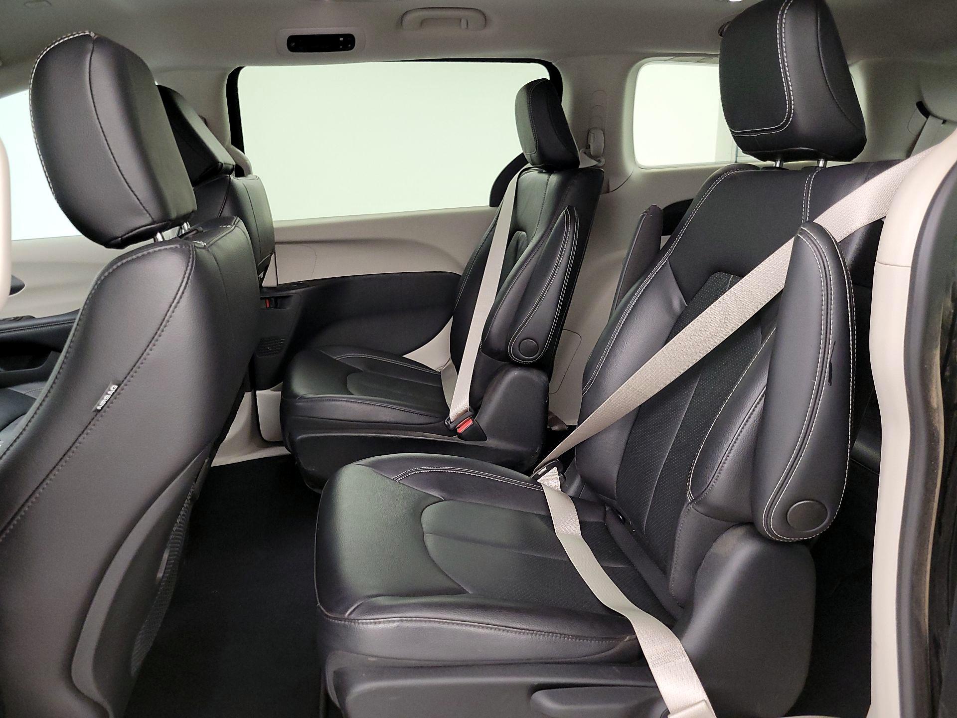 Thumbnail: 2022 Chrysler Pacifica - 19