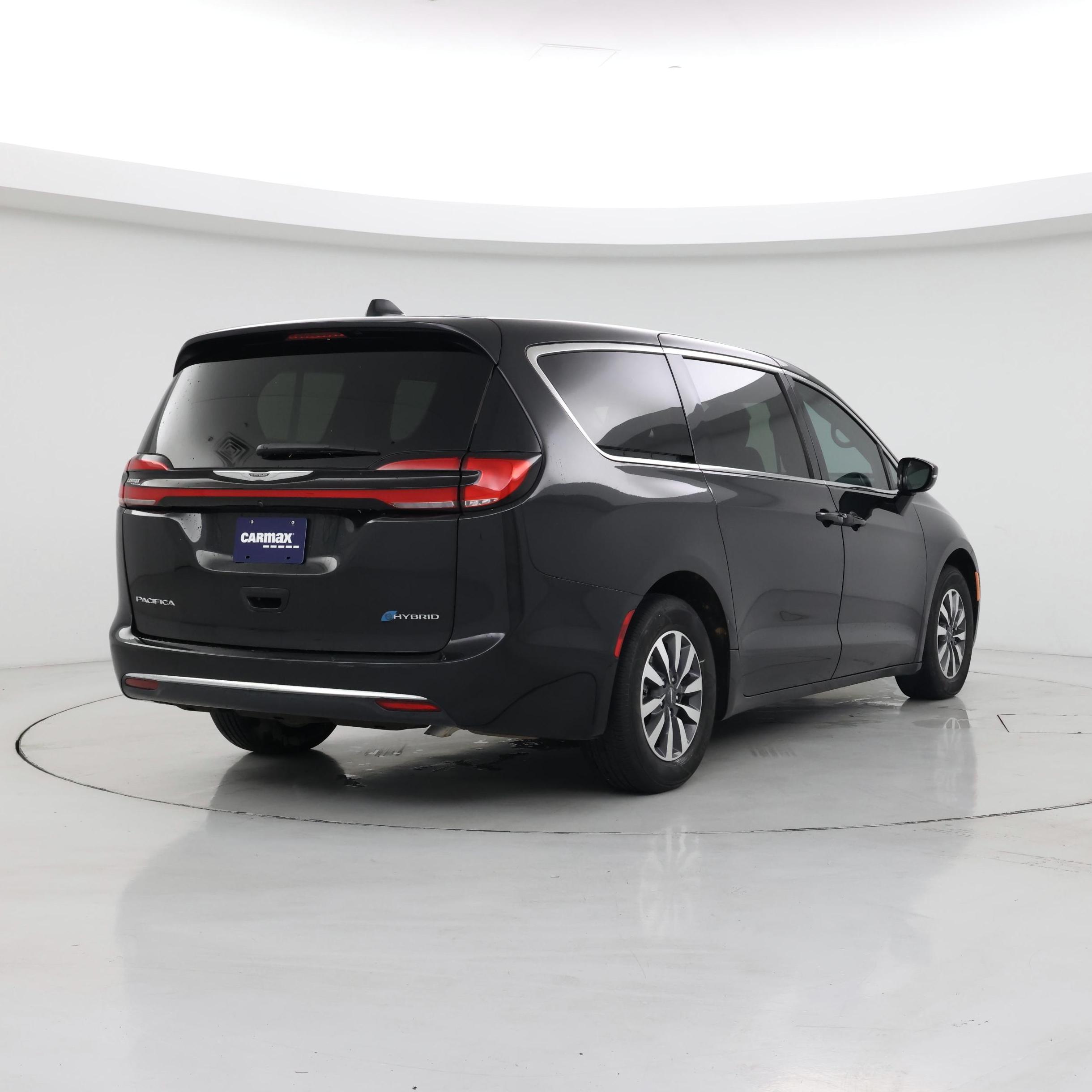 Thumbnail: 2022 Chrysler Pacifica - 8