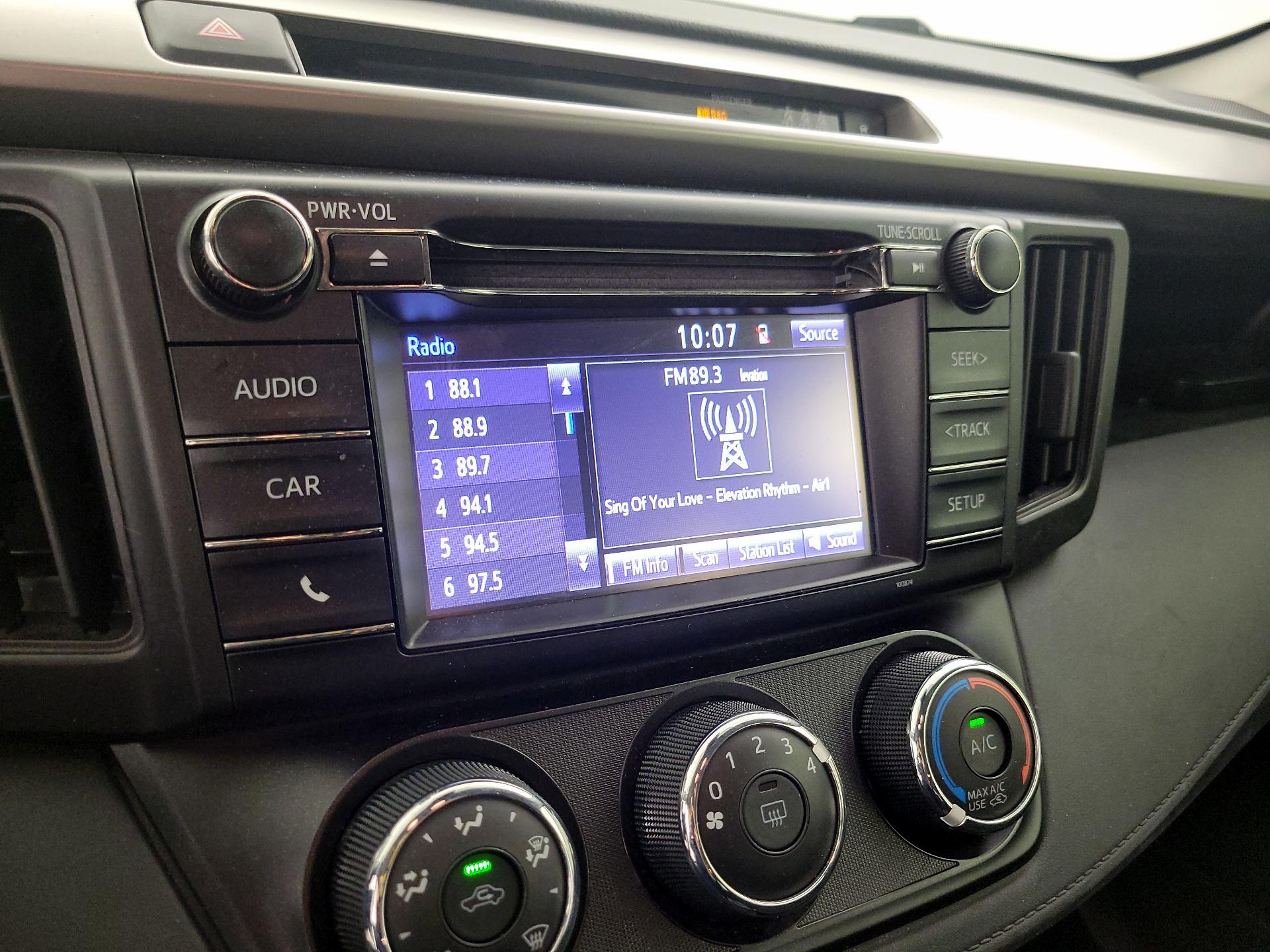 Thumbnail: 2018 Toyota RAV4 - 15