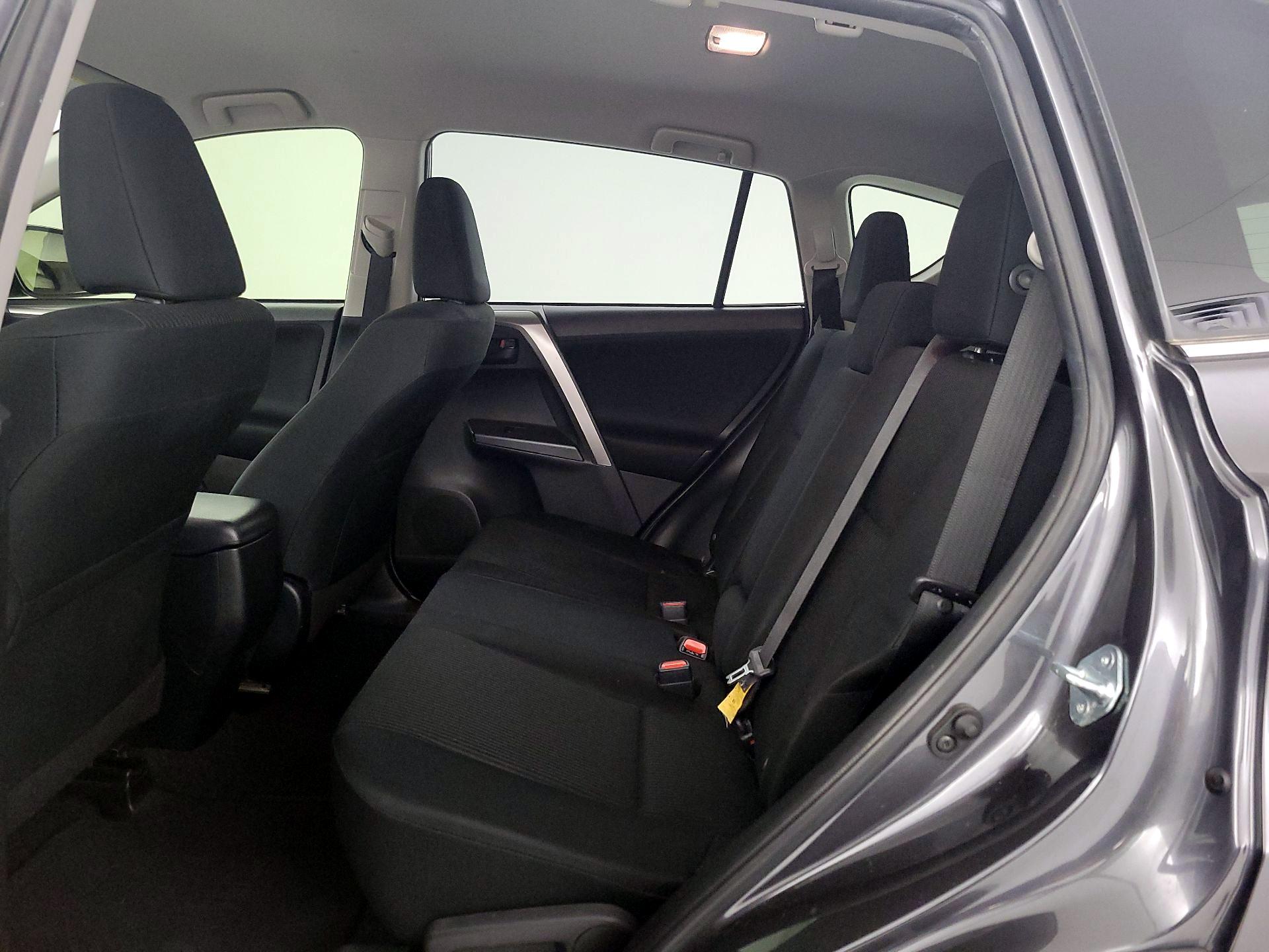 Thumbnail: 2018 Toyota RAV4 - 19