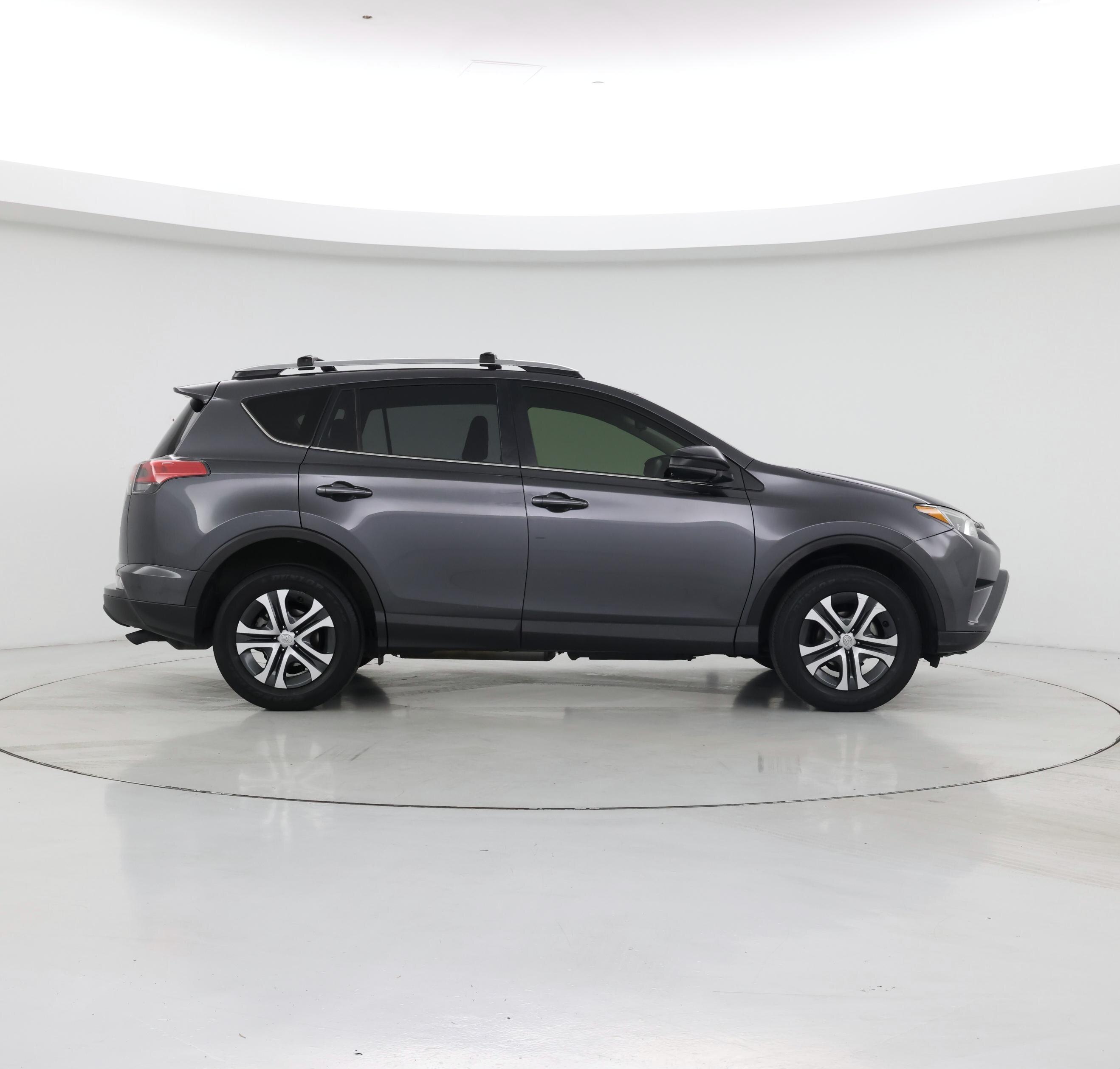 Thumbnail: 2018 Toyota RAV4 - 7