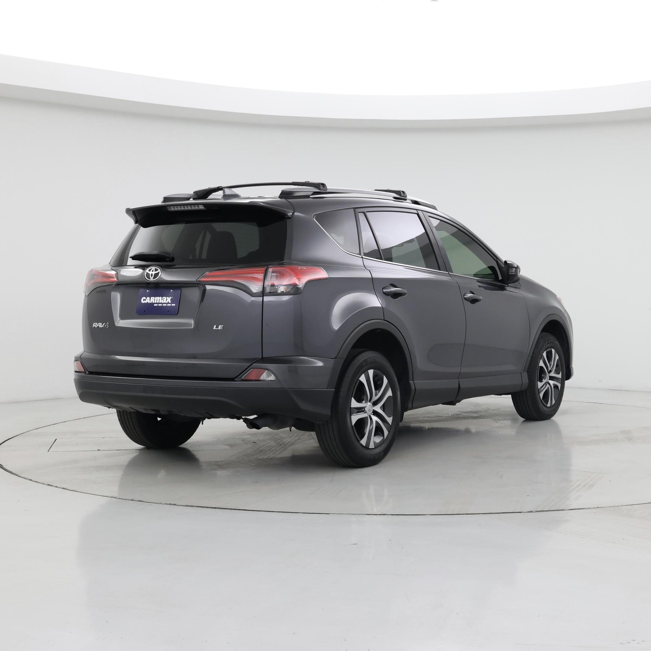 Thumbnail: 2018 Toyota RAV4 - 8