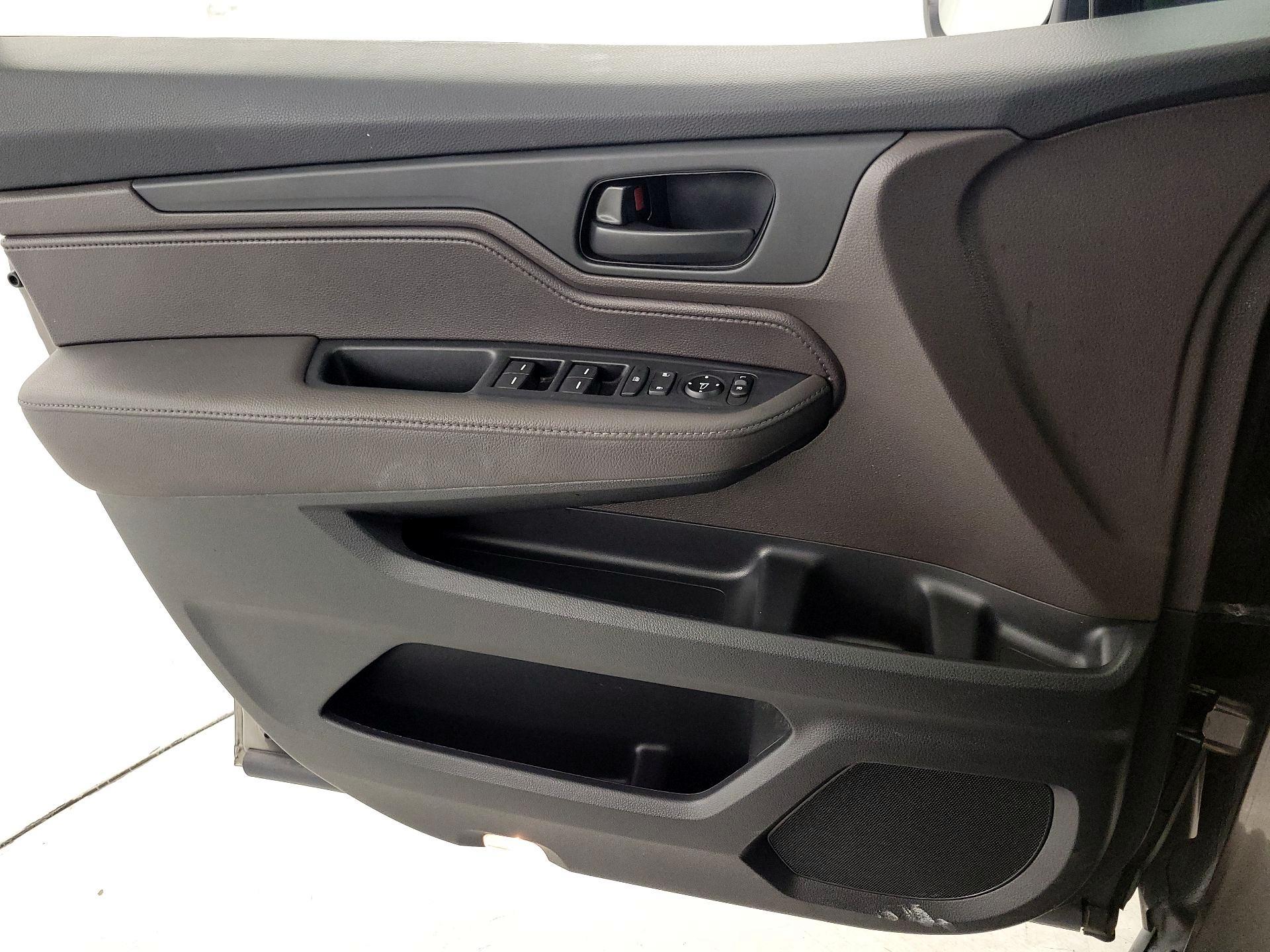 Thumbnail: 2020 Honda Odyssey - 12