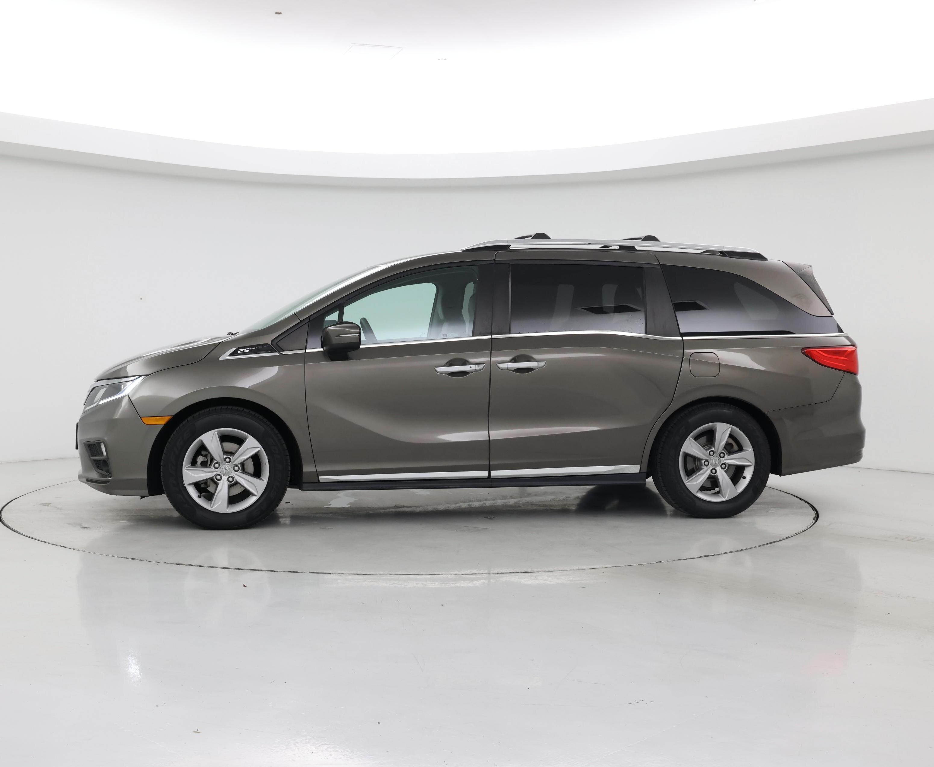 Thumbnail: 2020 Honda Odyssey - 3