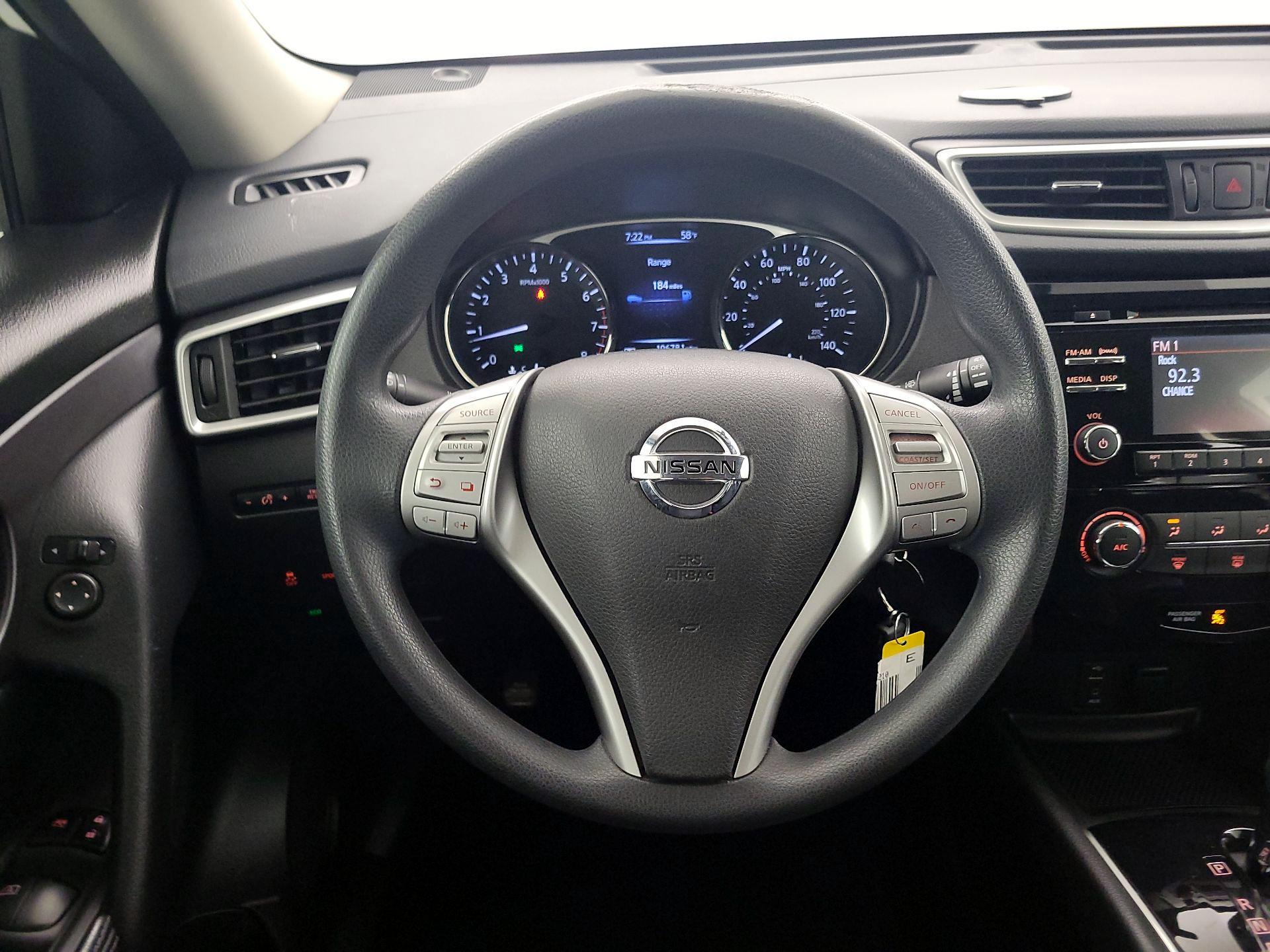 Thumbnail: 2016 Nissan Rogue - 10