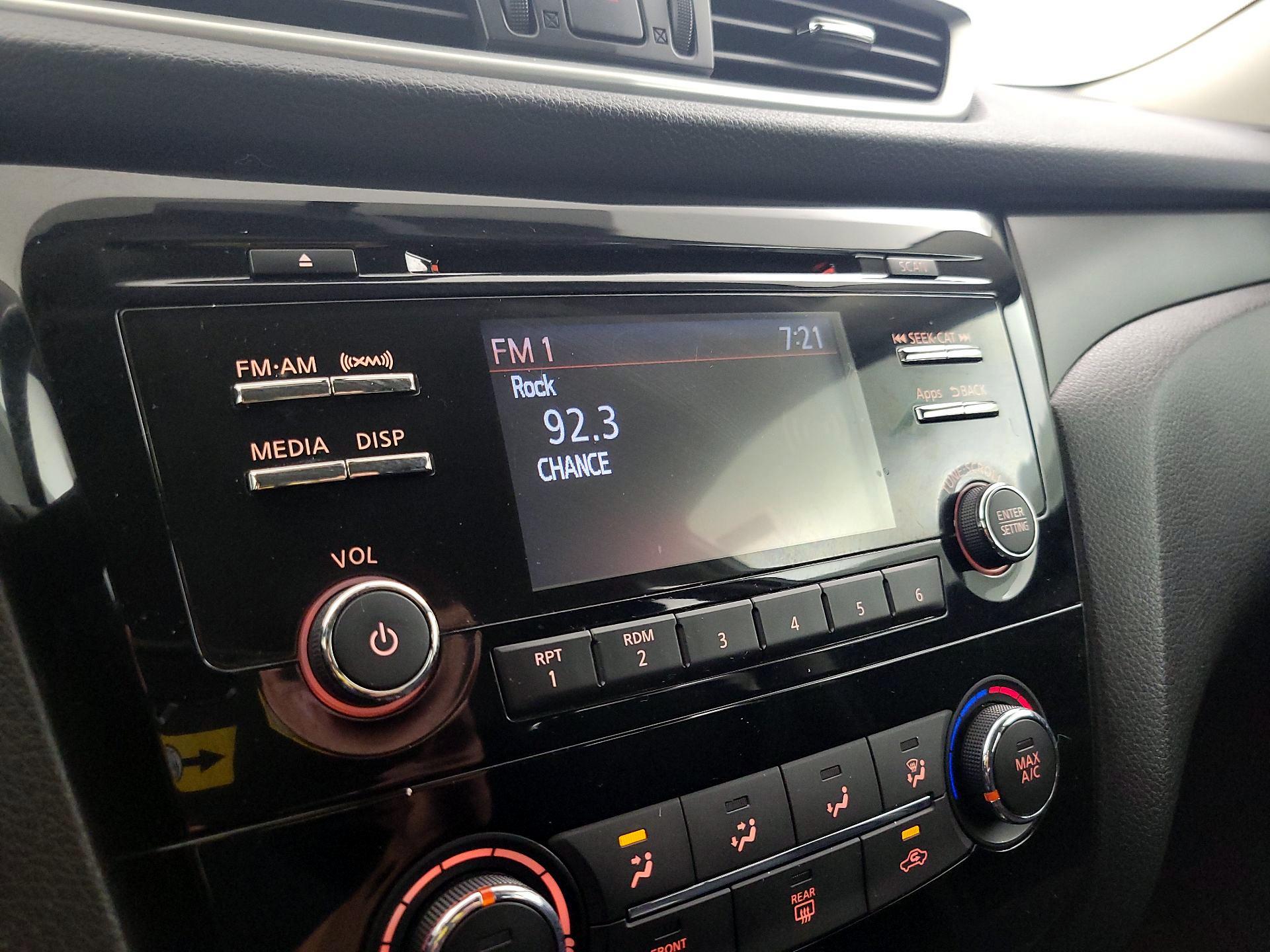 Thumbnail: 2016 Nissan Rogue - 15