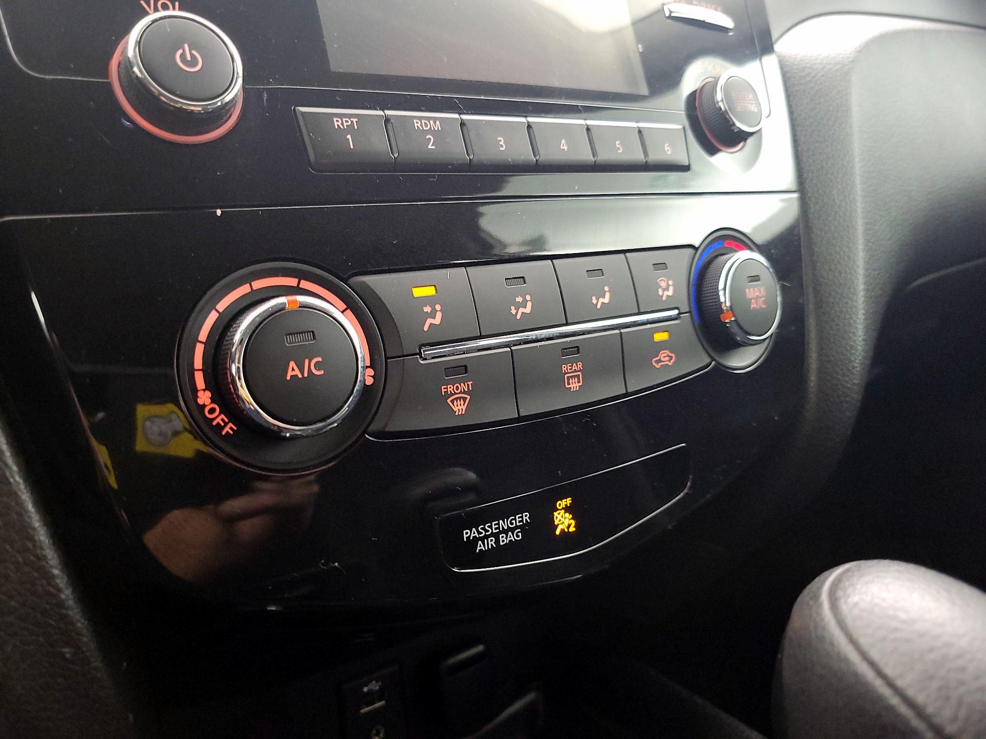 Thumbnail: 2016 Nissan Rogue - 16