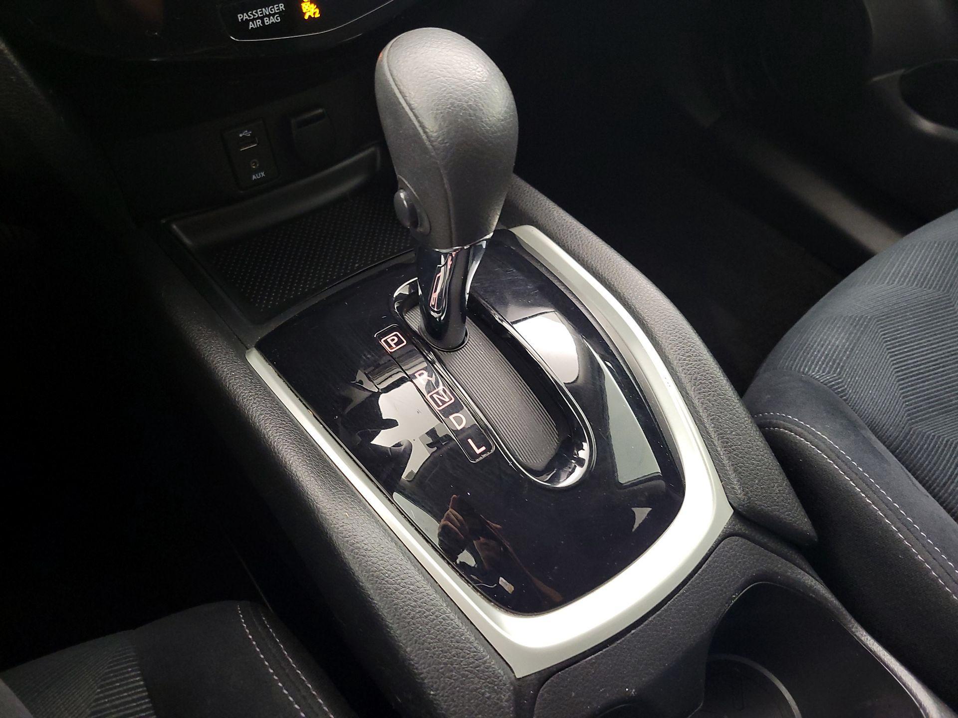 Thumbnail: 2016 Nissan Rogue - 17