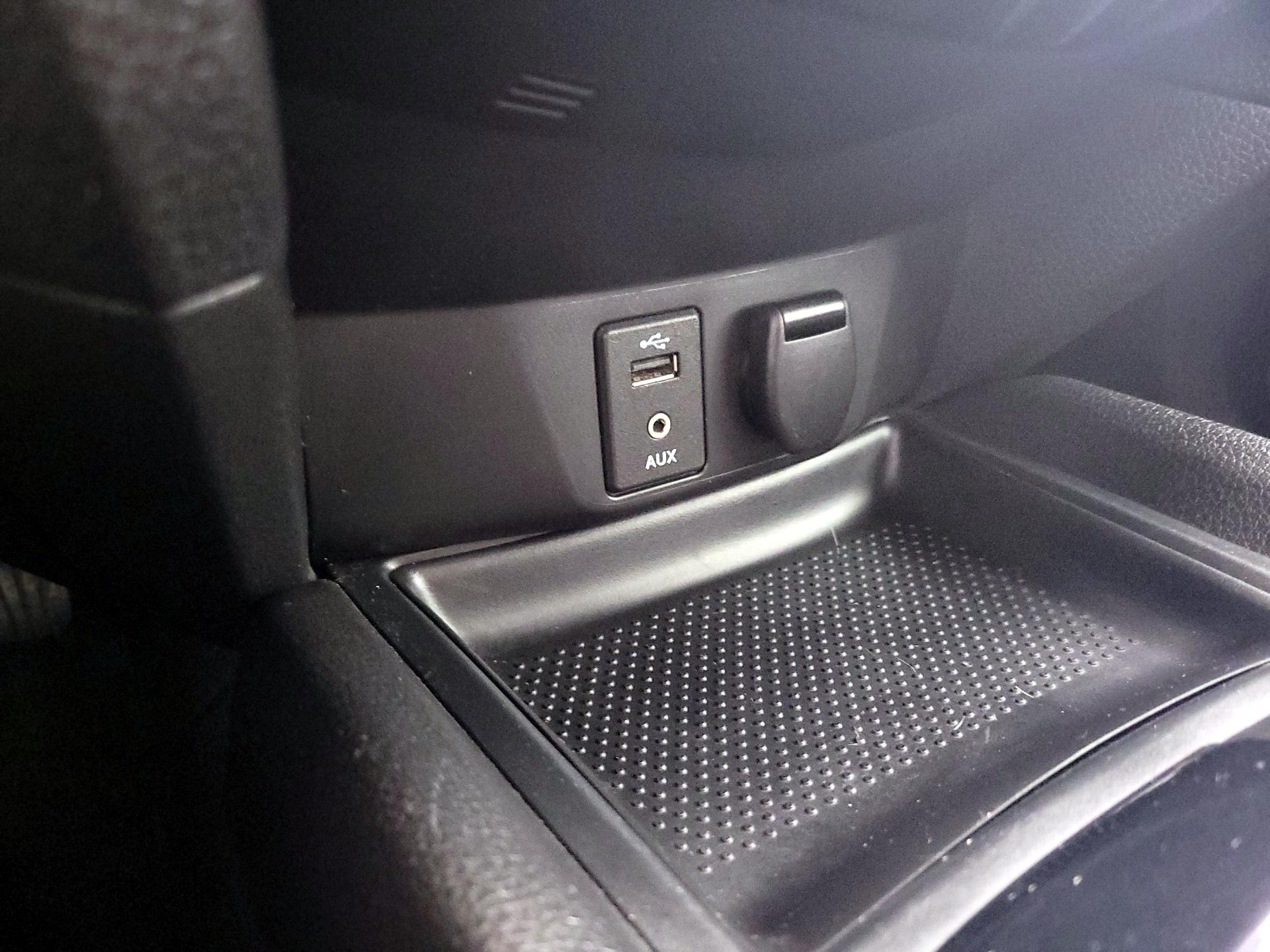 Thumbnail: 2016 Nissan Rogue - 18