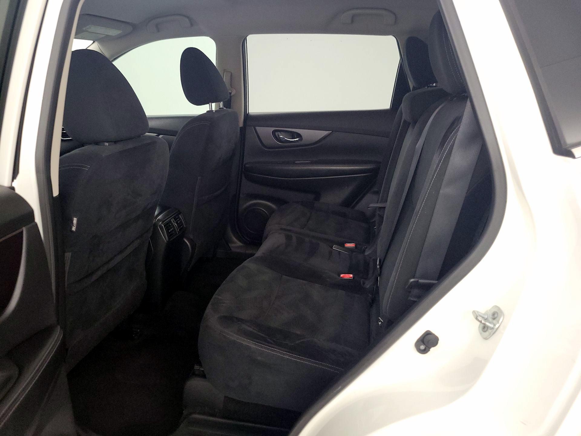 Thumbnail: 2016 Nissan Rogue - 19