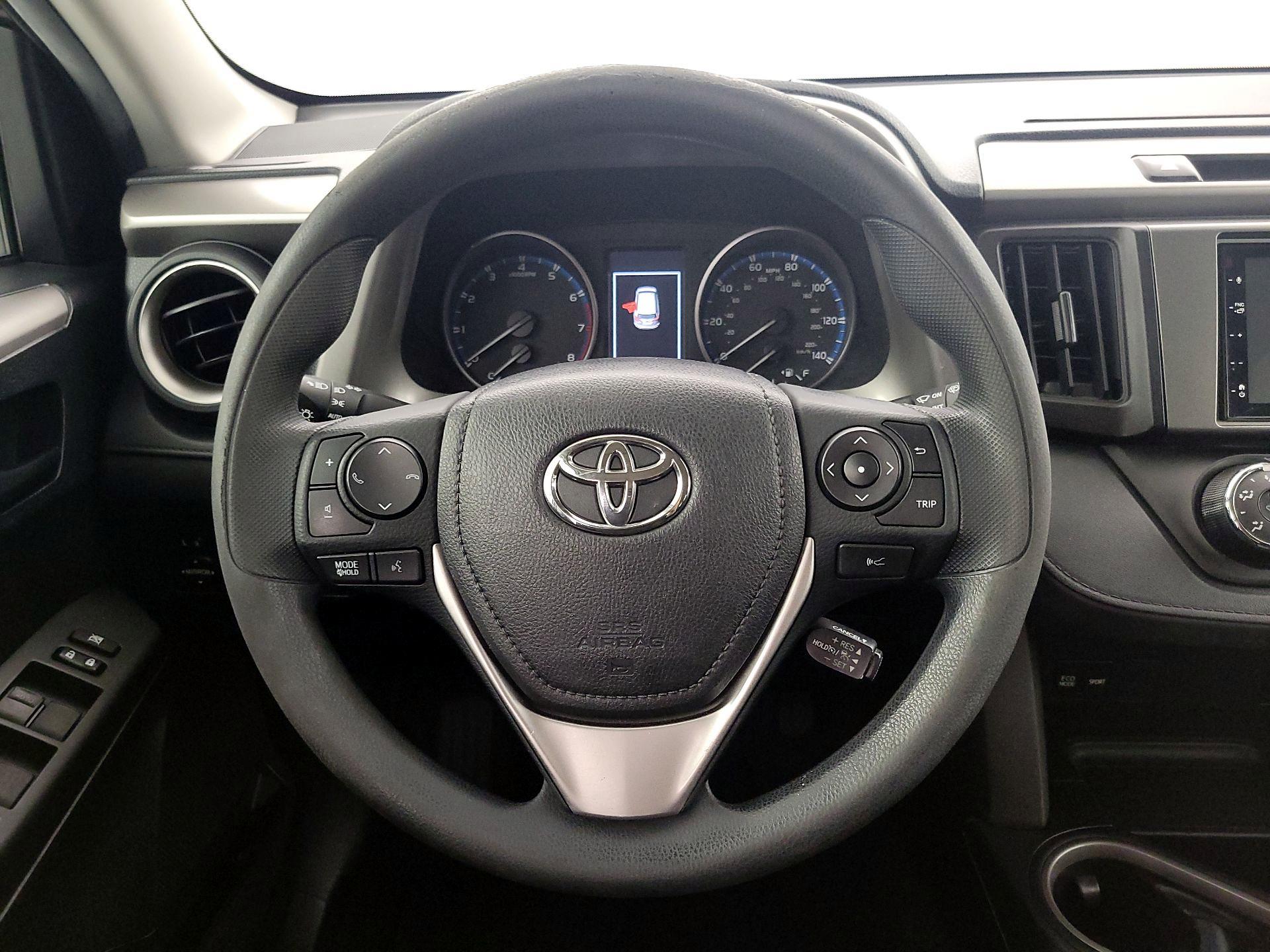 Thumbnail: 2017 Toyota RAV4 - 10