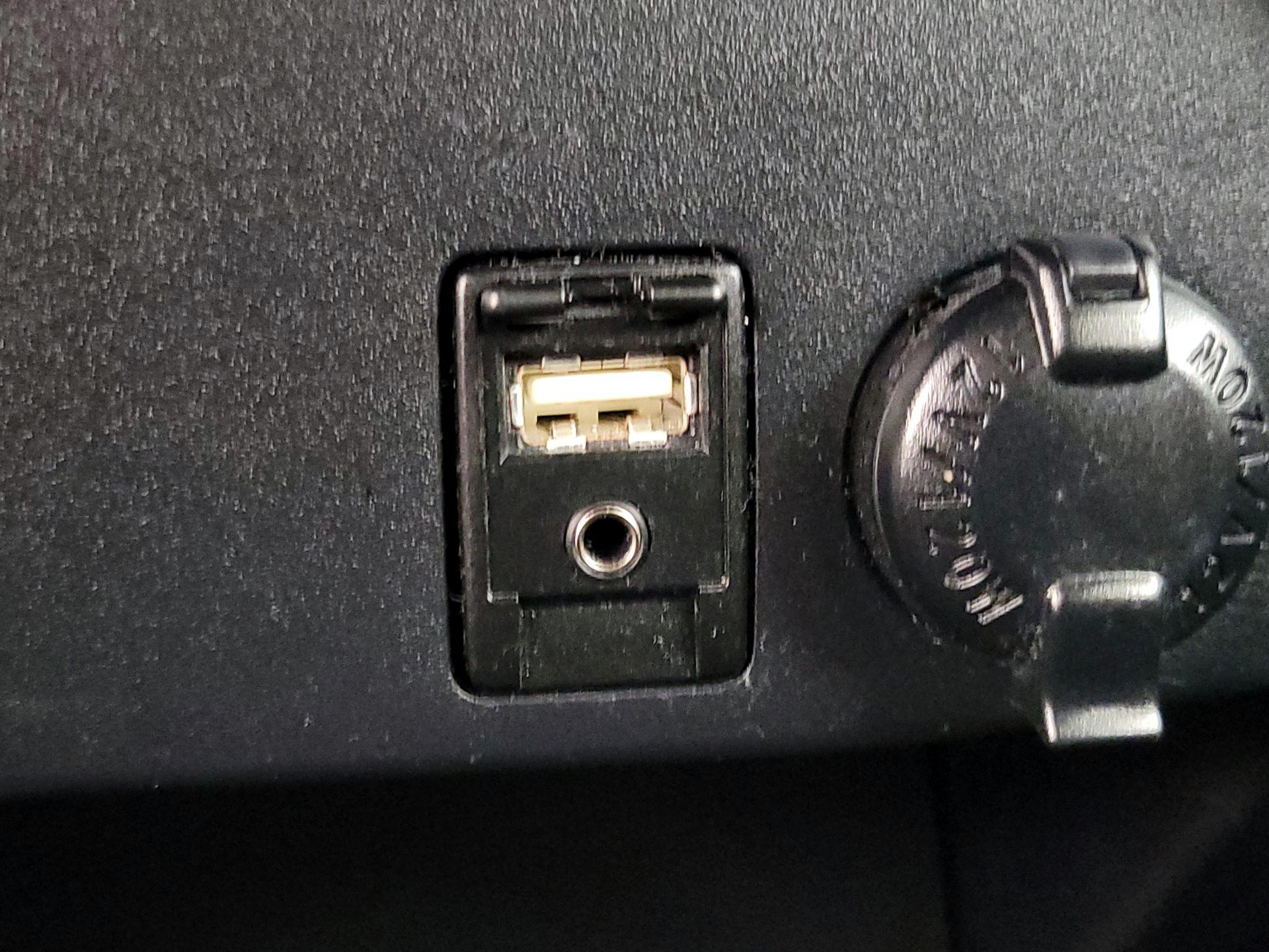 Thumbnail: 2017 Toyota RAV4 - 18