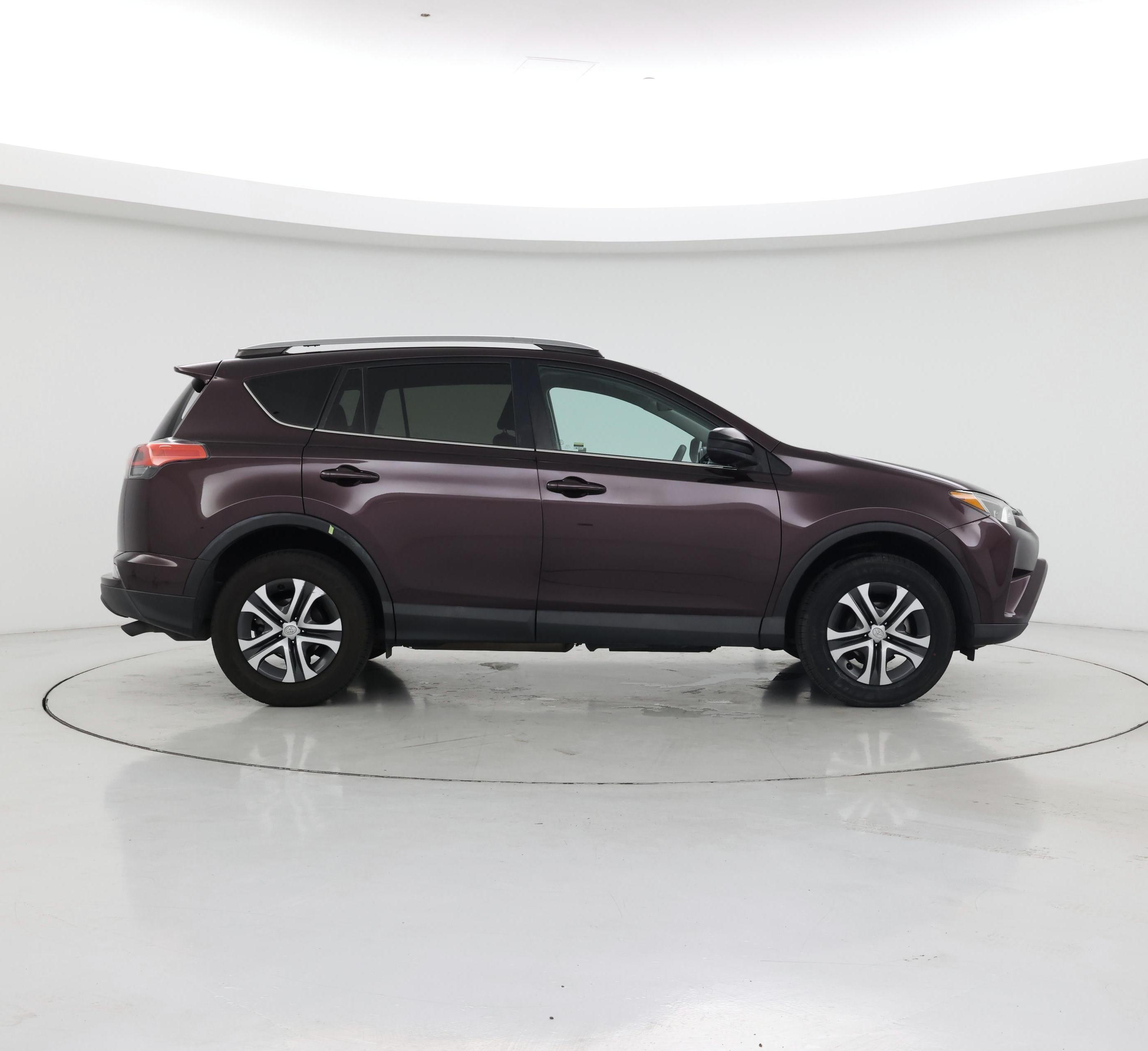 Thumbnail: 2017 Toyota RAV4 - 7