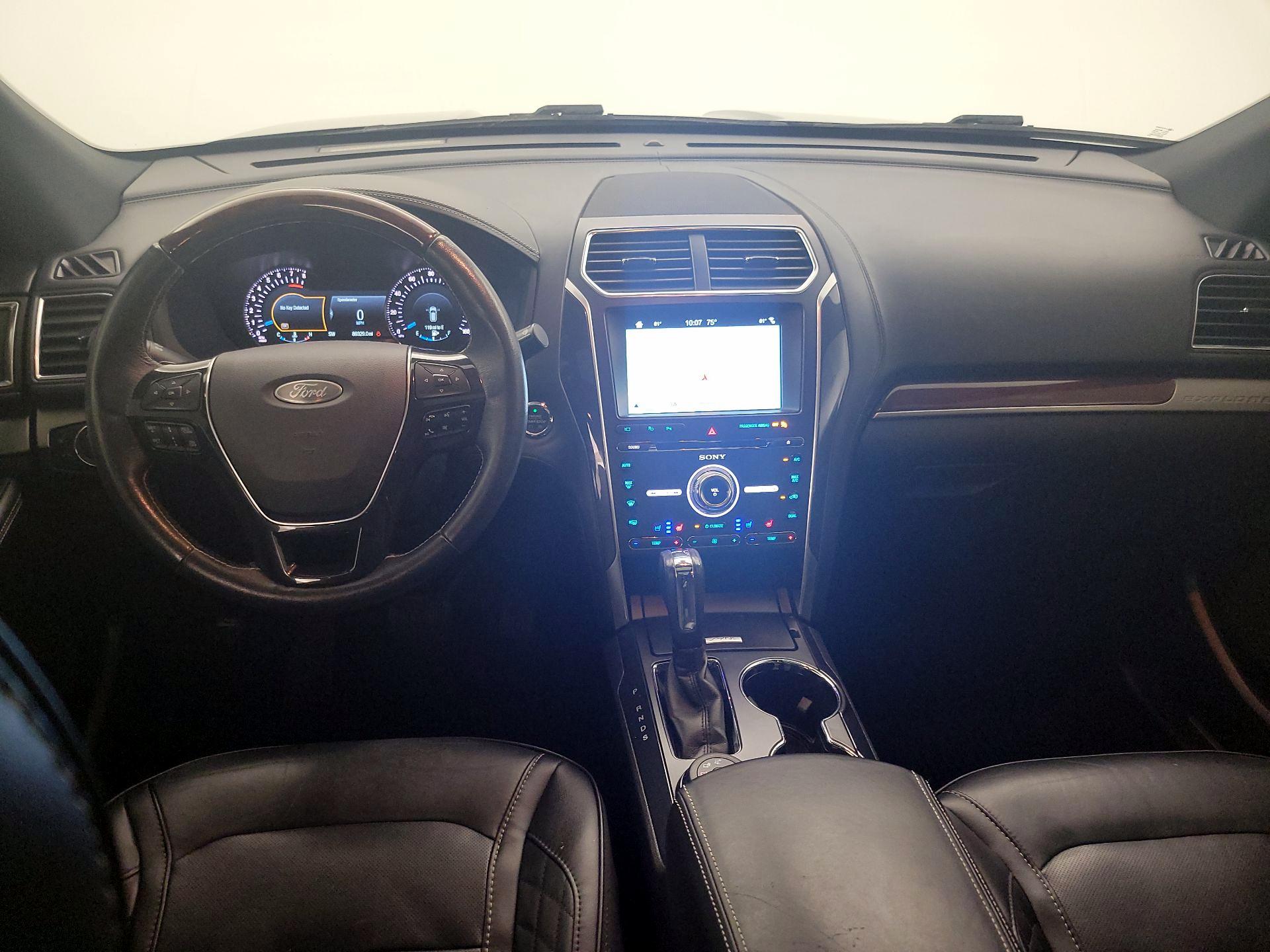 Thumbnail: 2017 Ford Explorer - 9