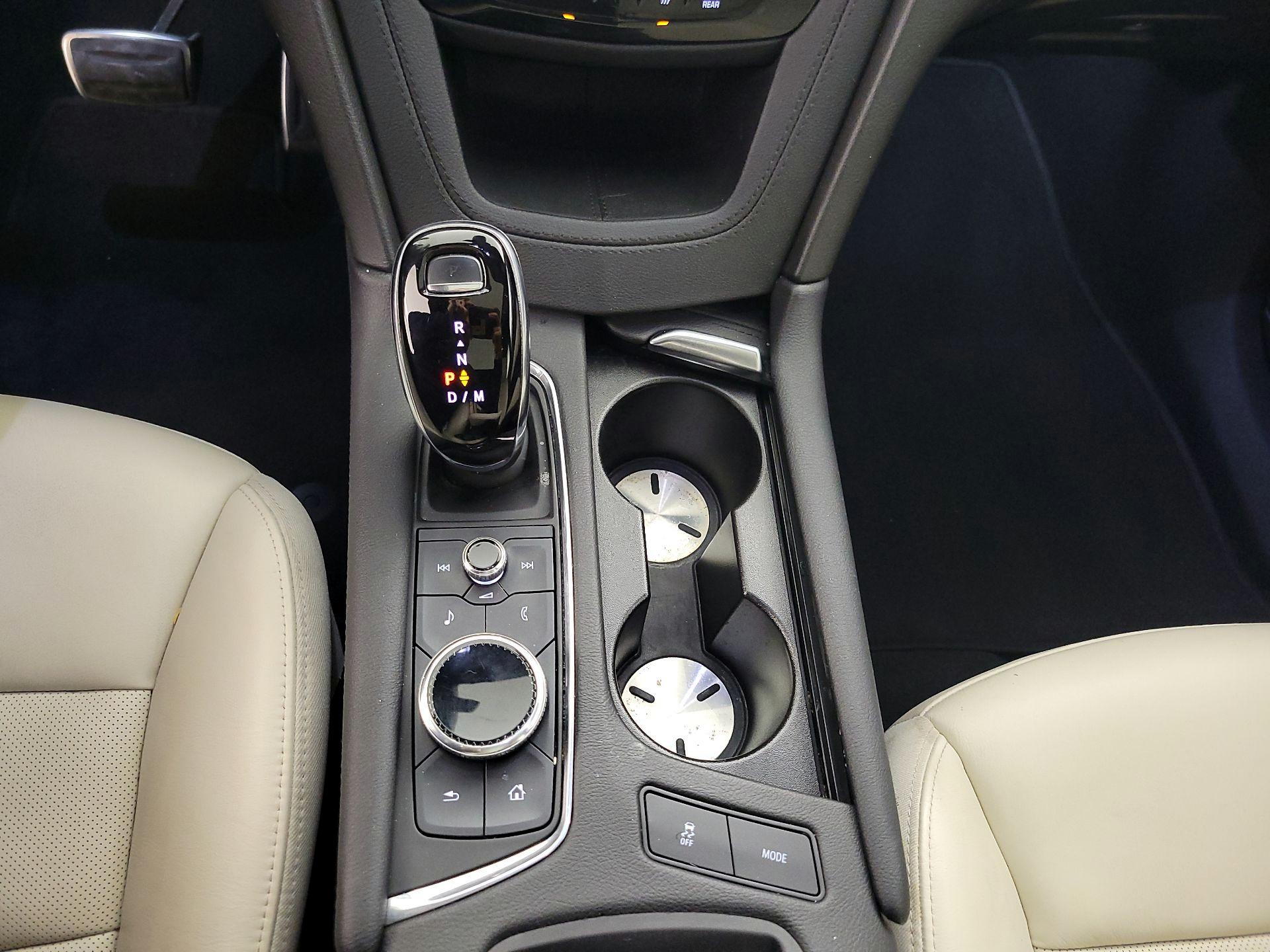 Thumbnail: 2021 Cadillac XT6 - 17
