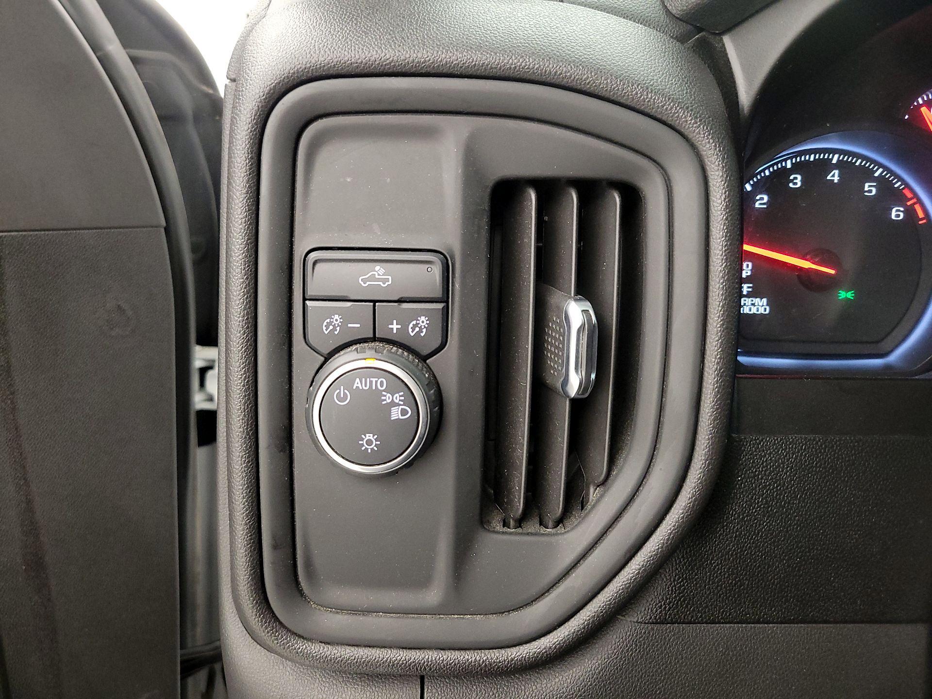 Thumbnail: 2021 Chevrolet Silverado 1500 - 13