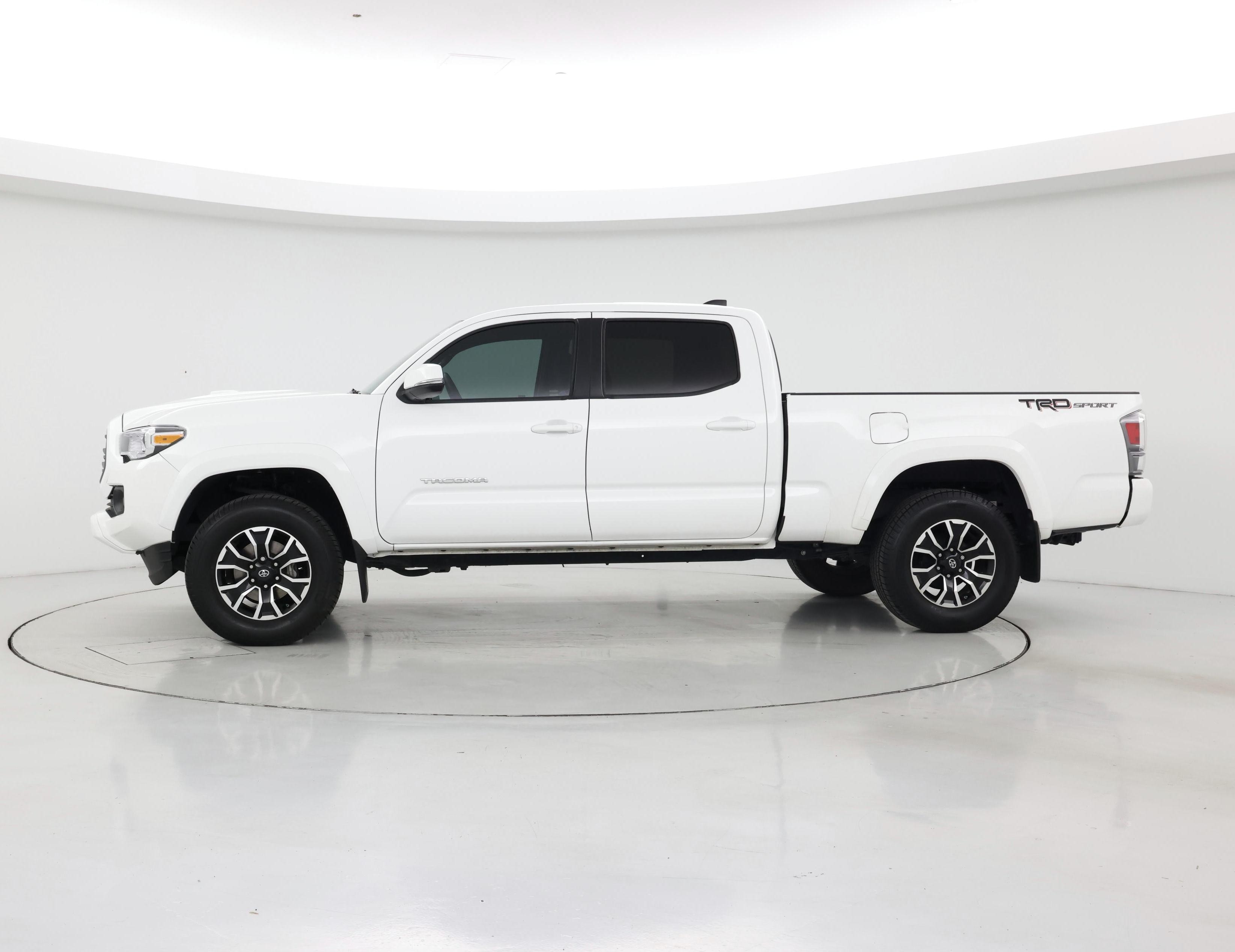 Thumbnail: 2020 Toyota Tacoma - 3