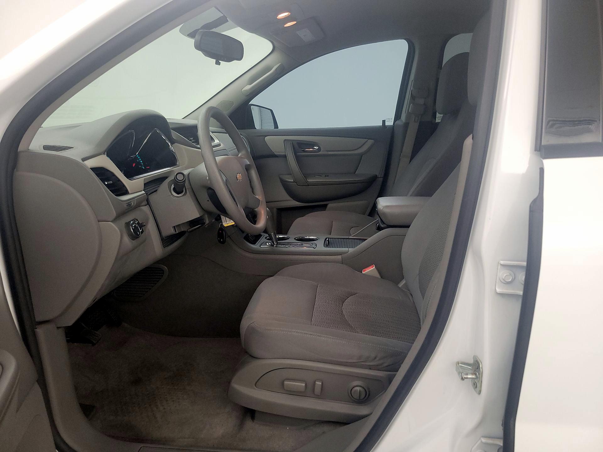 Thumbnail: 2017 Chevrolet Traverse - 11