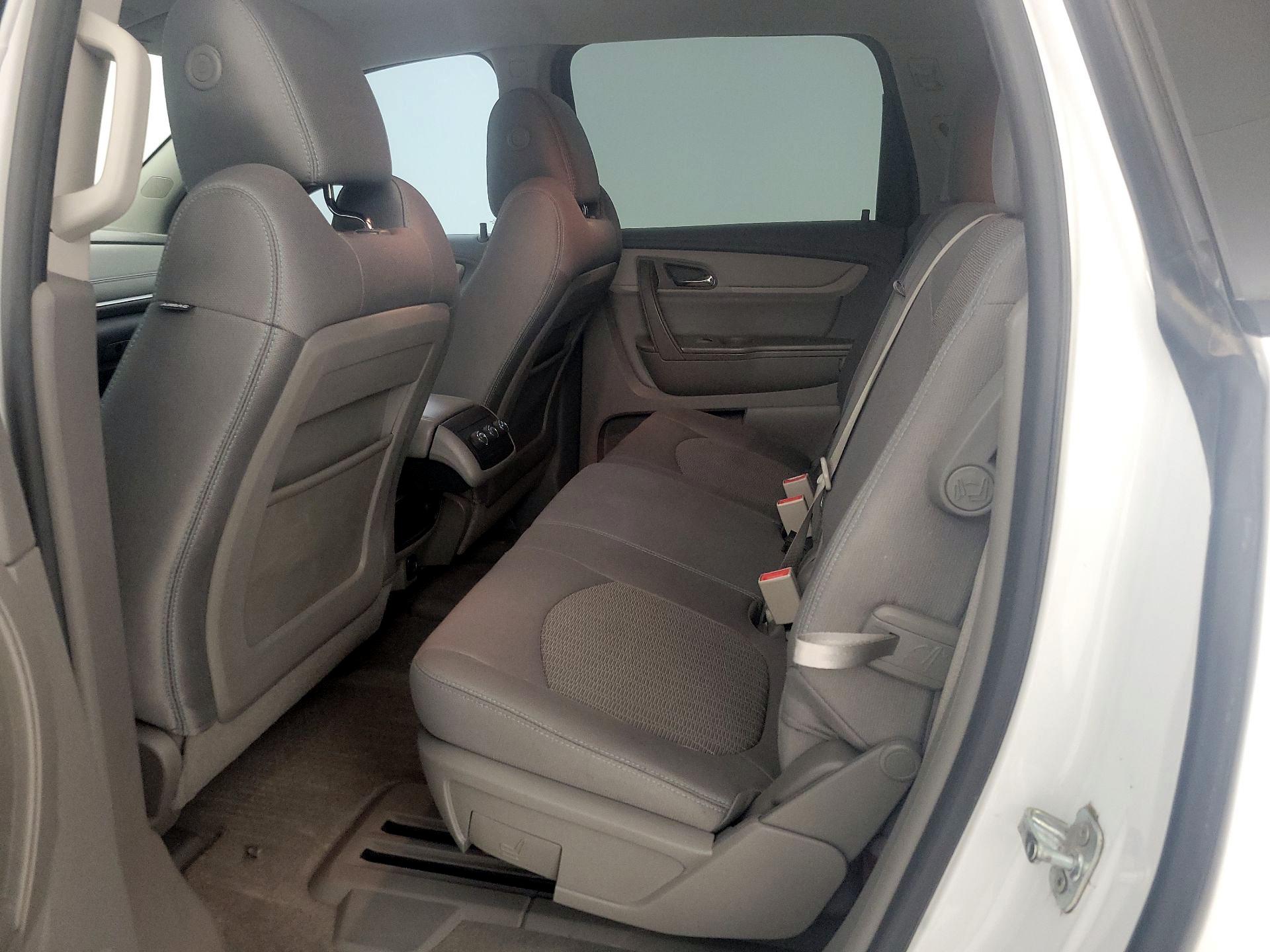 Thumbnail: 2017 Chevrolet Traverse - 19