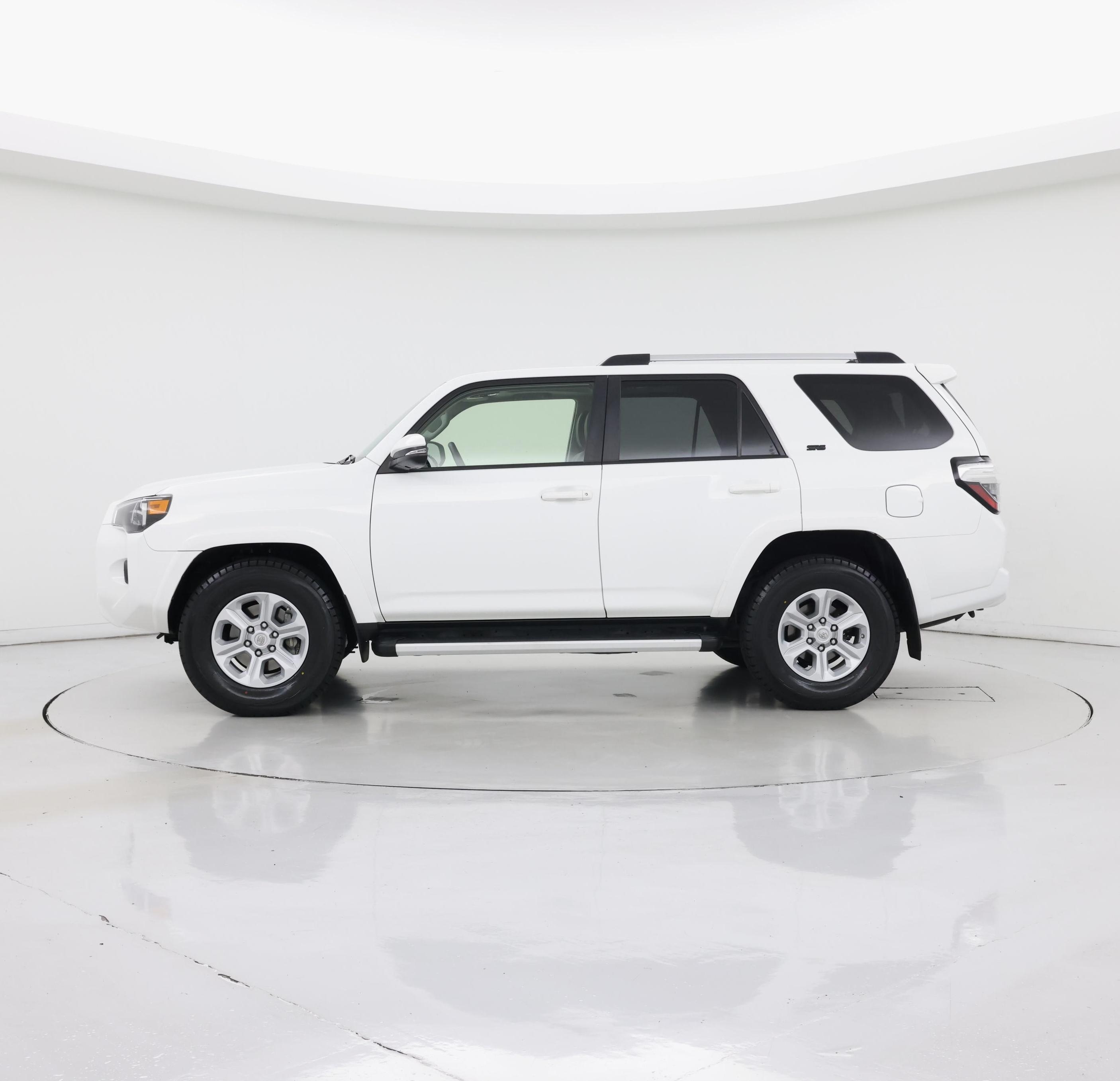 Thumbnail: 2021 Toyota 4Runner - 3