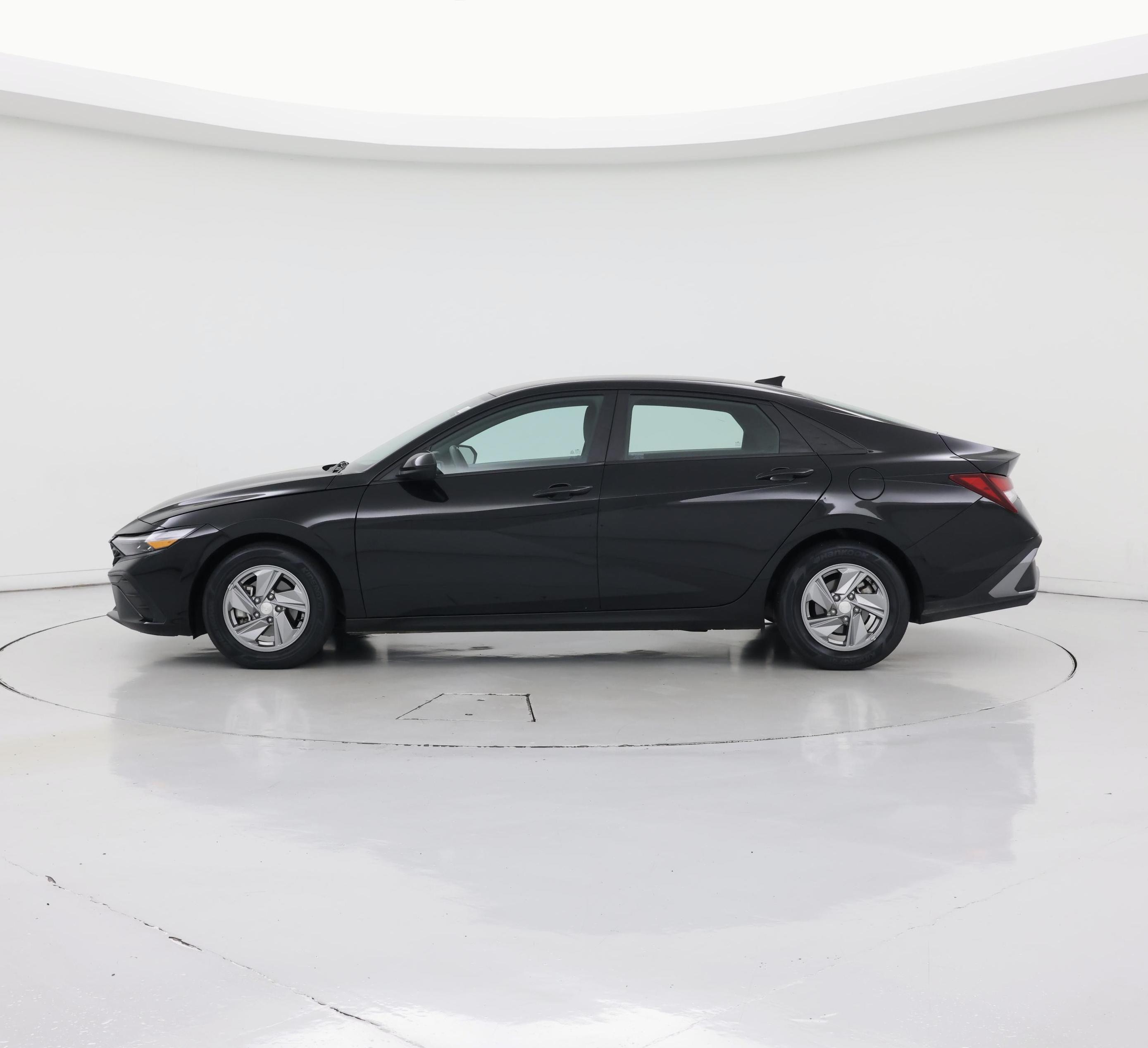 Thumbnail: 2024 Hyundai Elantra - 3