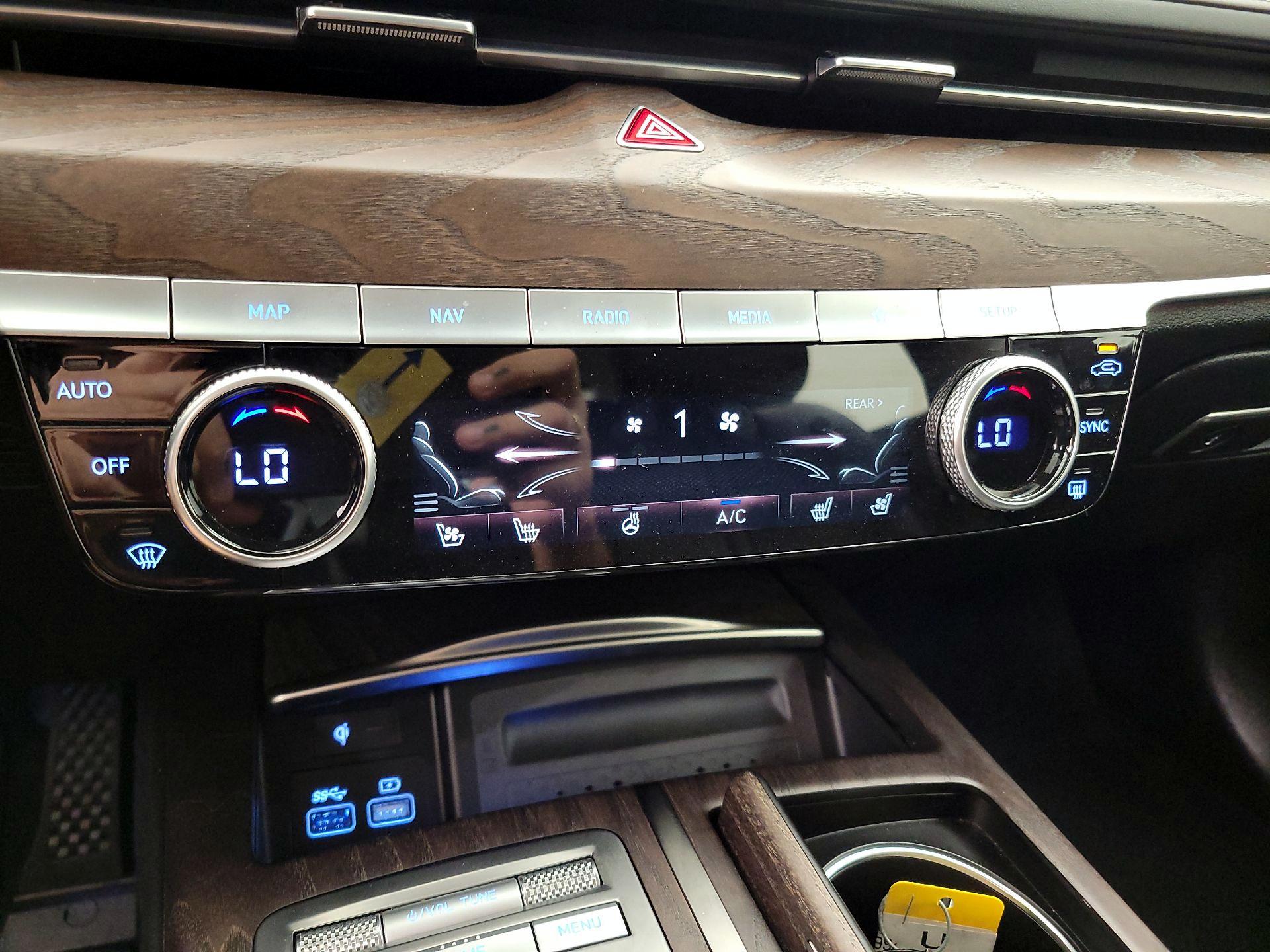 Thumbnail: 2022 Genesis G80 - 17