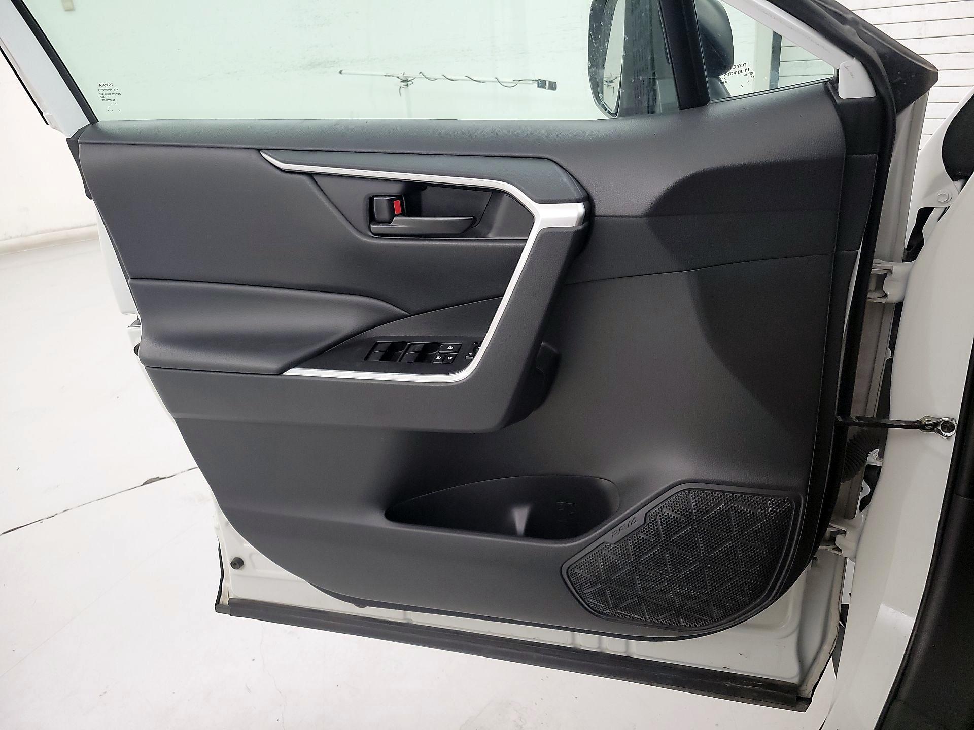 Thumbnail: 2023 Toyota RAV4 - 12