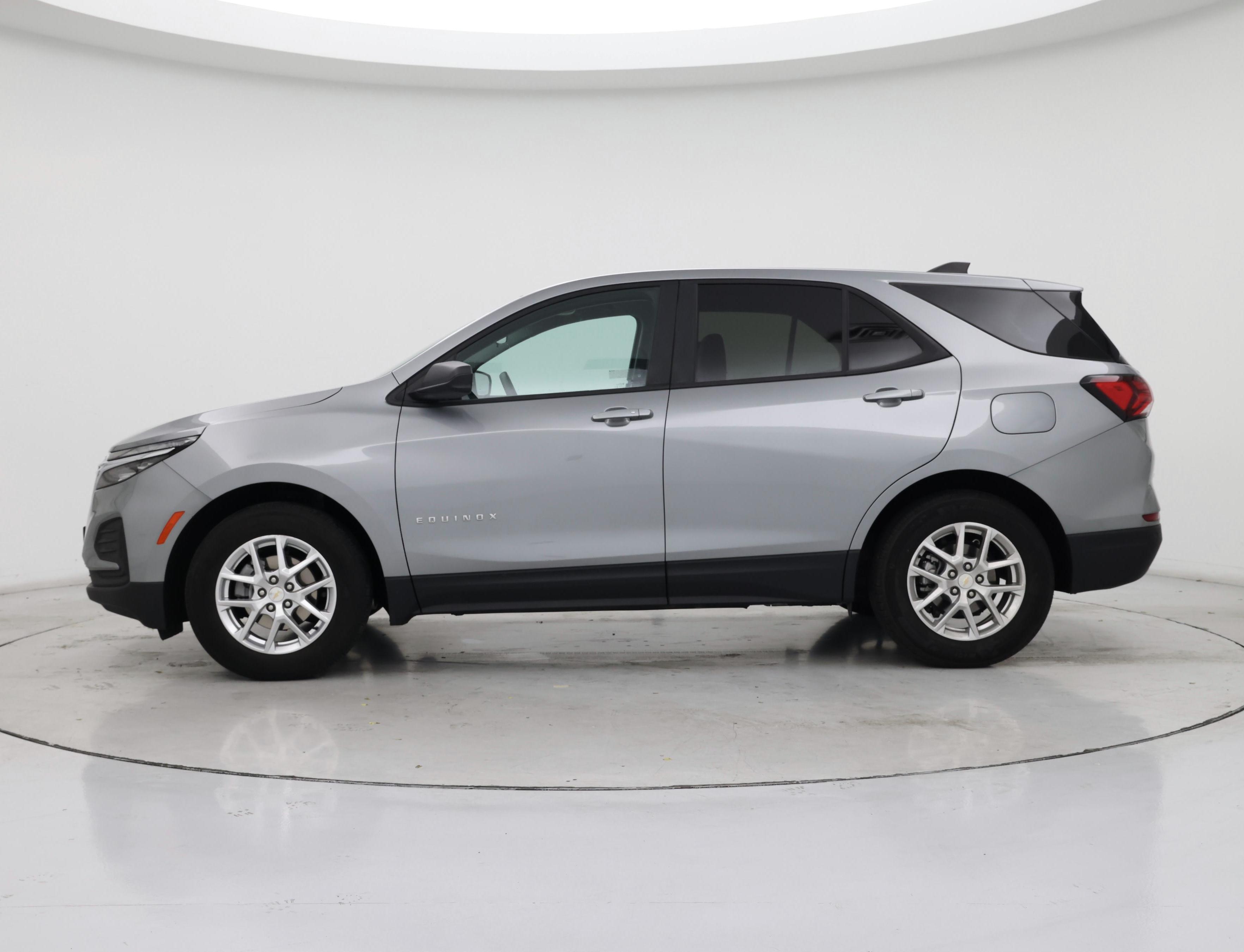 Thumbnail: 2023 Chevrolet Equinox - 3